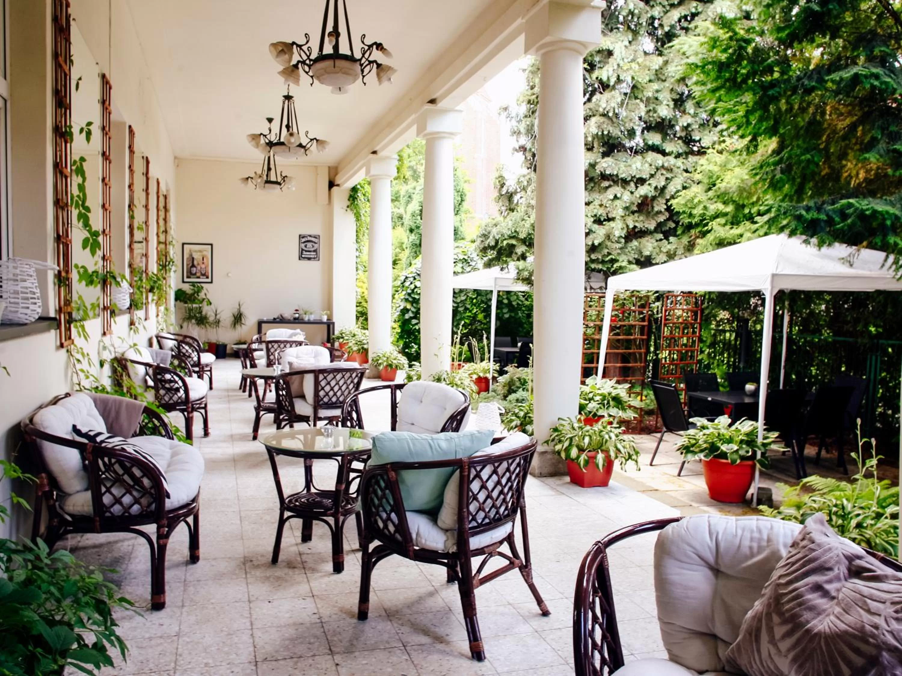 Patio, Restaurant/Places to Eat in Miodosytnia Aparthotel