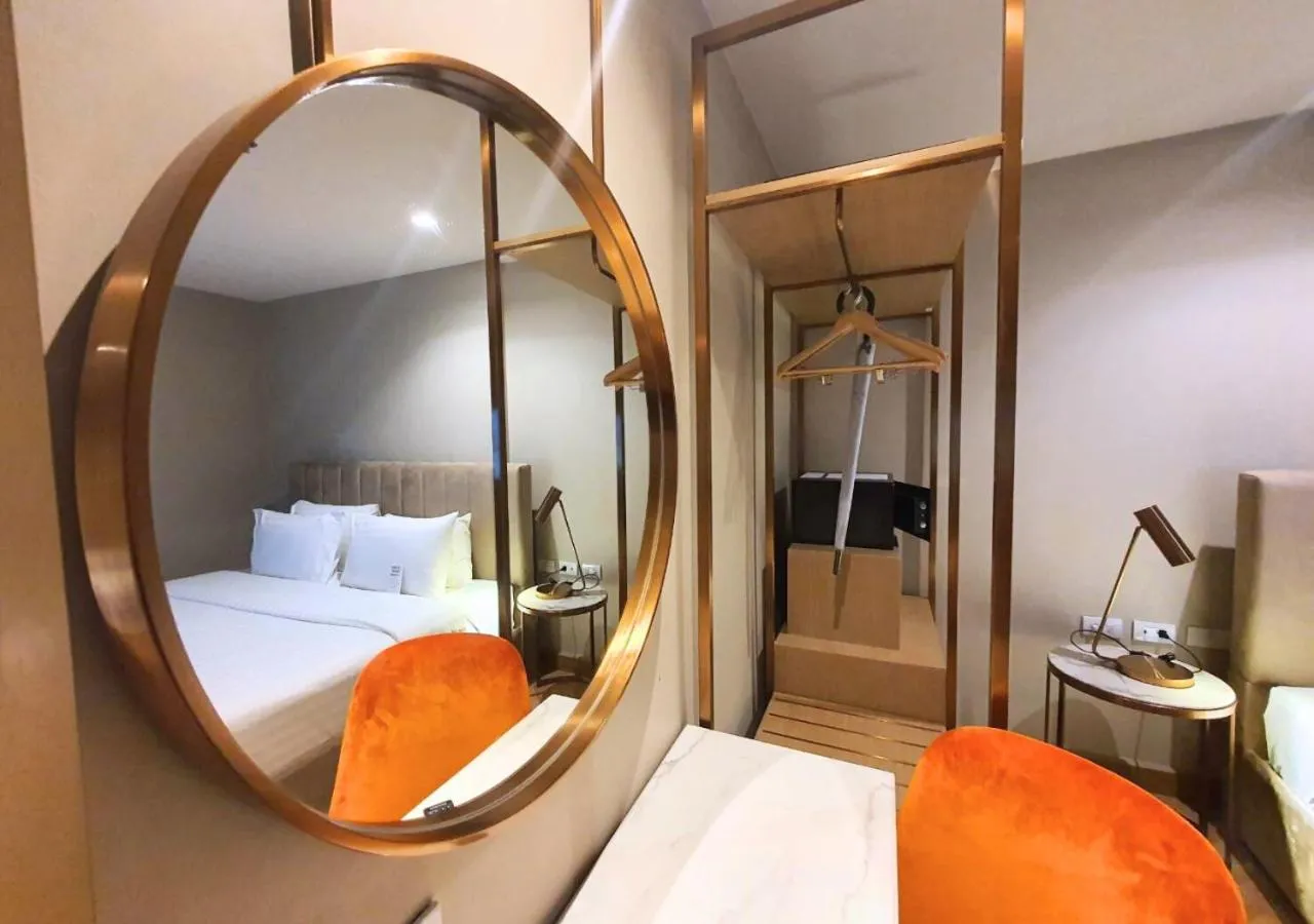 Family with Bathtub in Away Bangkok Riverside Kene