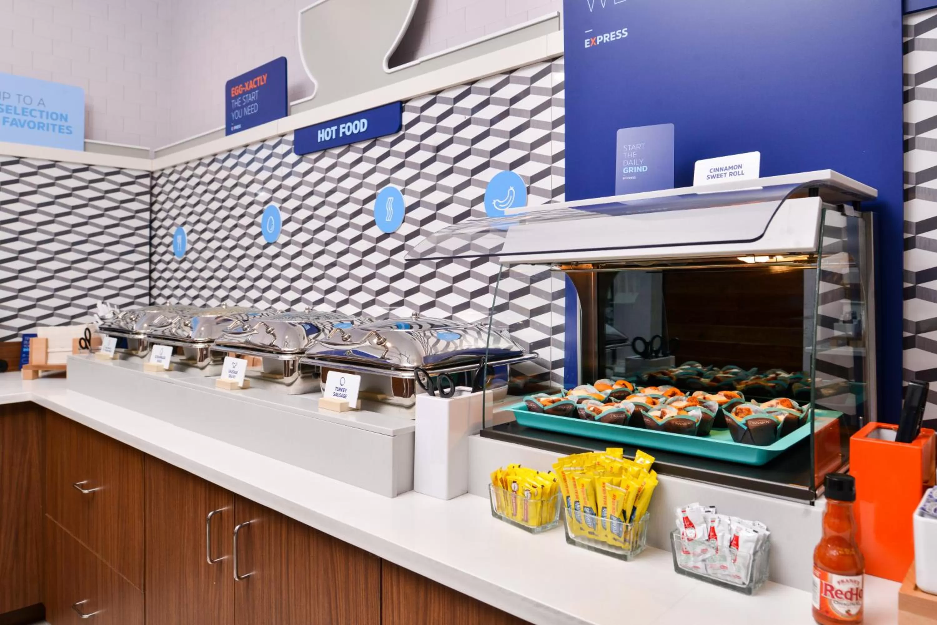 Breakfast in Holiday Inn Express Hotel & Suites Cincinnati - Mason by IHG