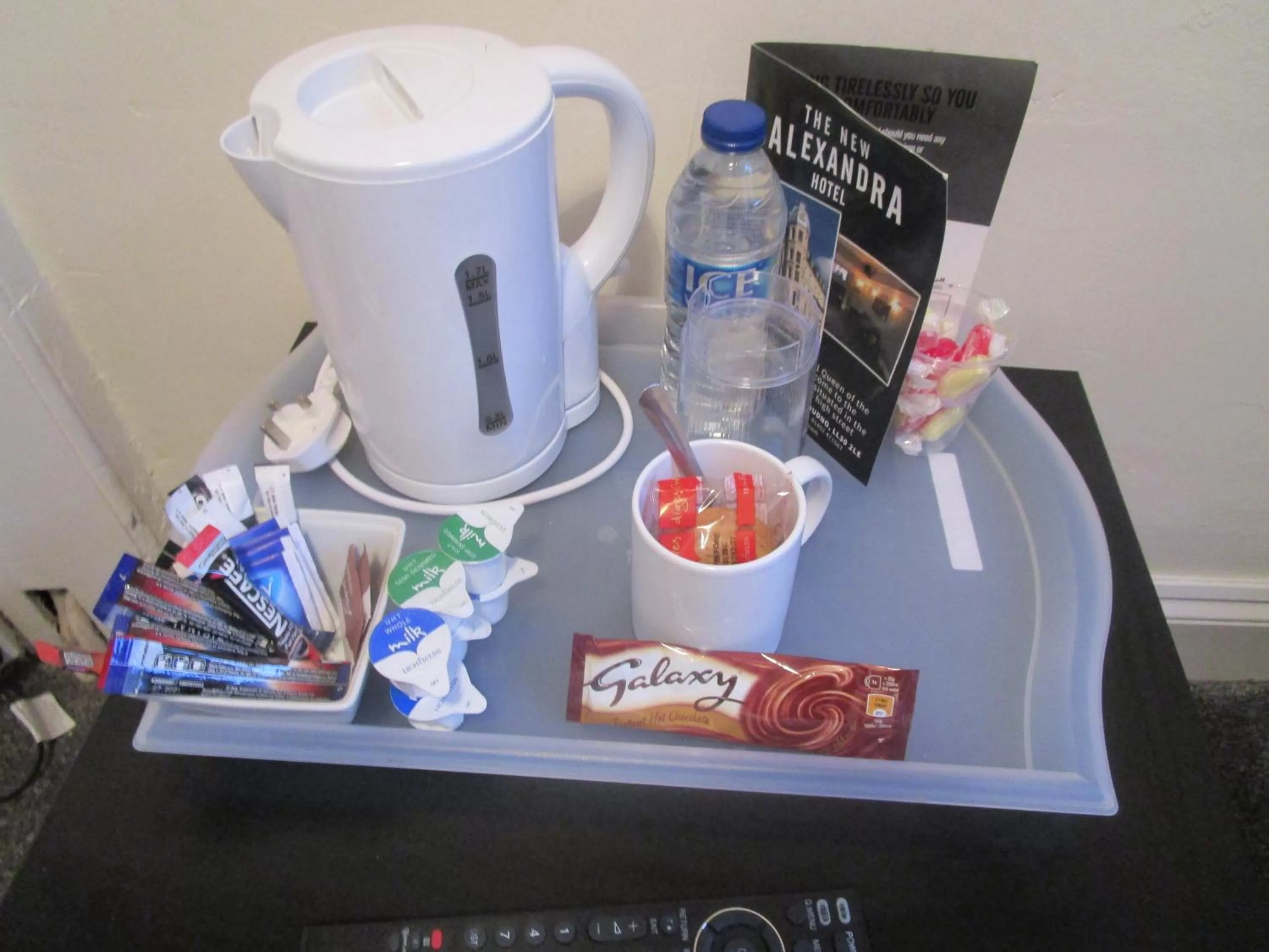 Coffee/tea facilities in The New Alexandra Hotel