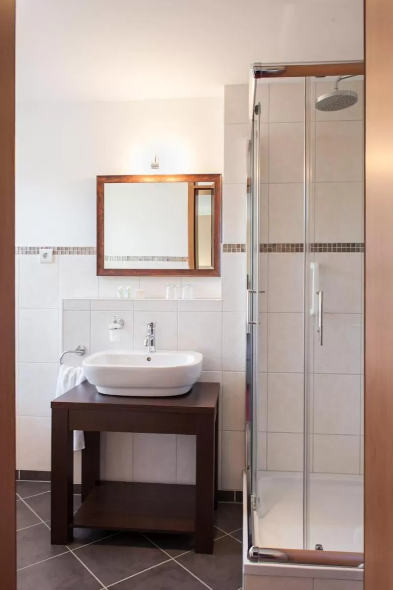 Bathroom in Hotel Haus Sajons