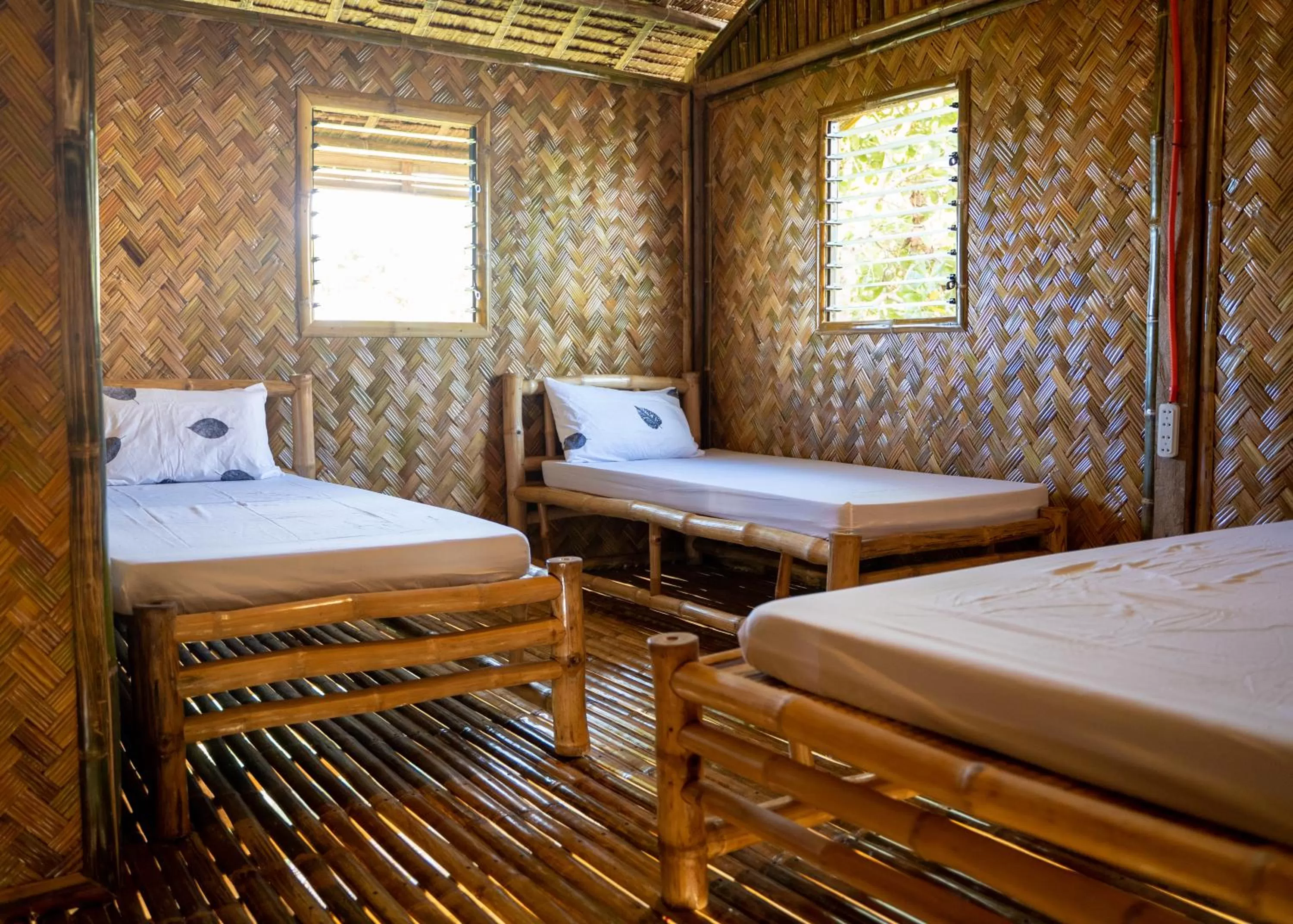 Bedroom, Bed in Ocean Green Eco Lodge