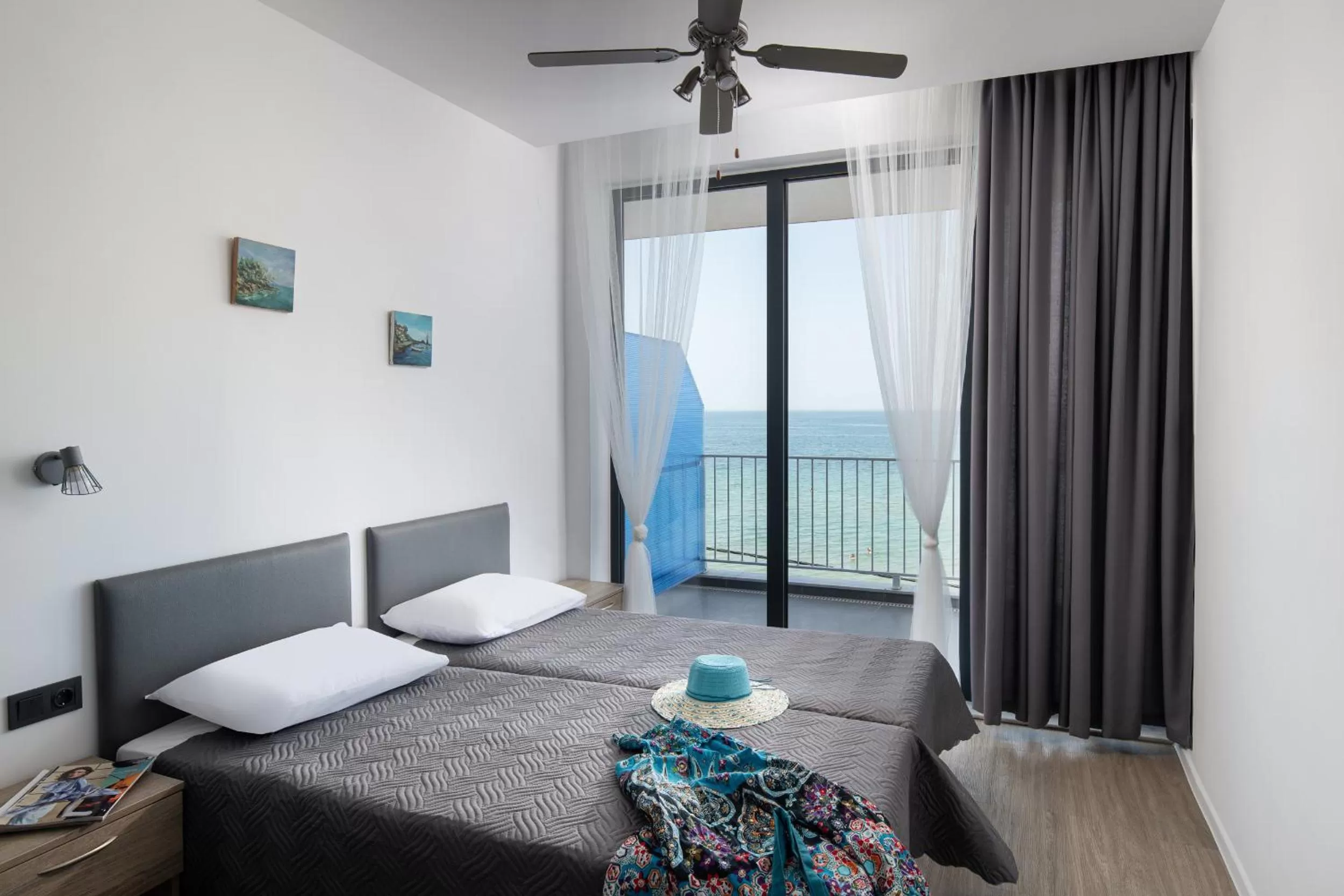 Bedroom, Bed in Grand Dodo's Triada Seaview Studios
