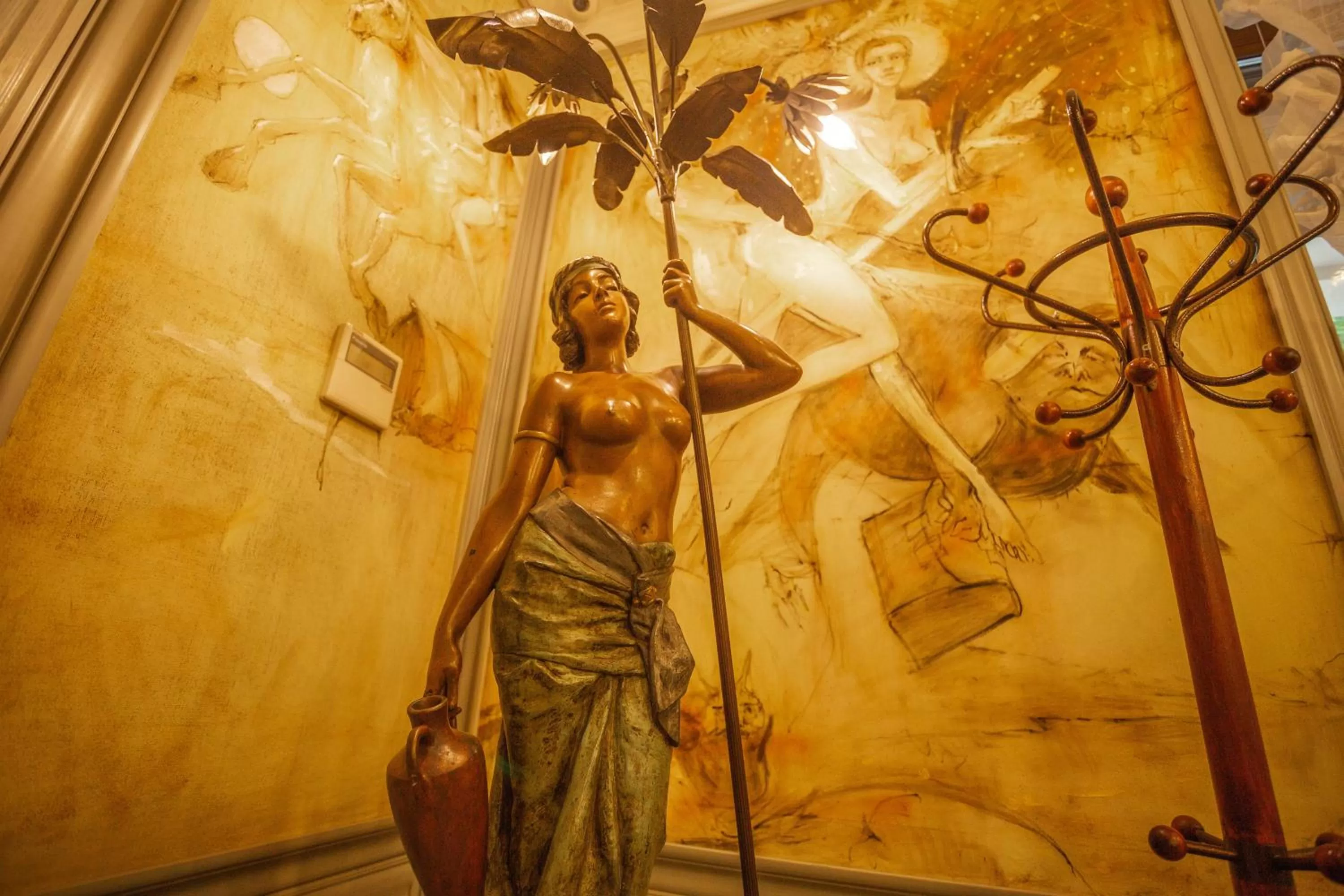 Property building in Hotel "Mandarin Clubhouse"