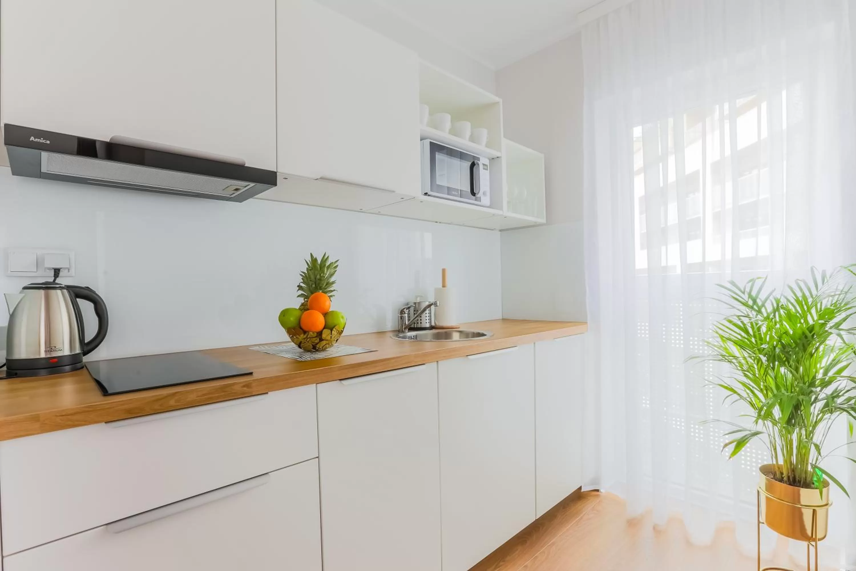 Kitchen or kitchenette, Kitchen/Kitchenette in COIN Apartamenty Krakowska