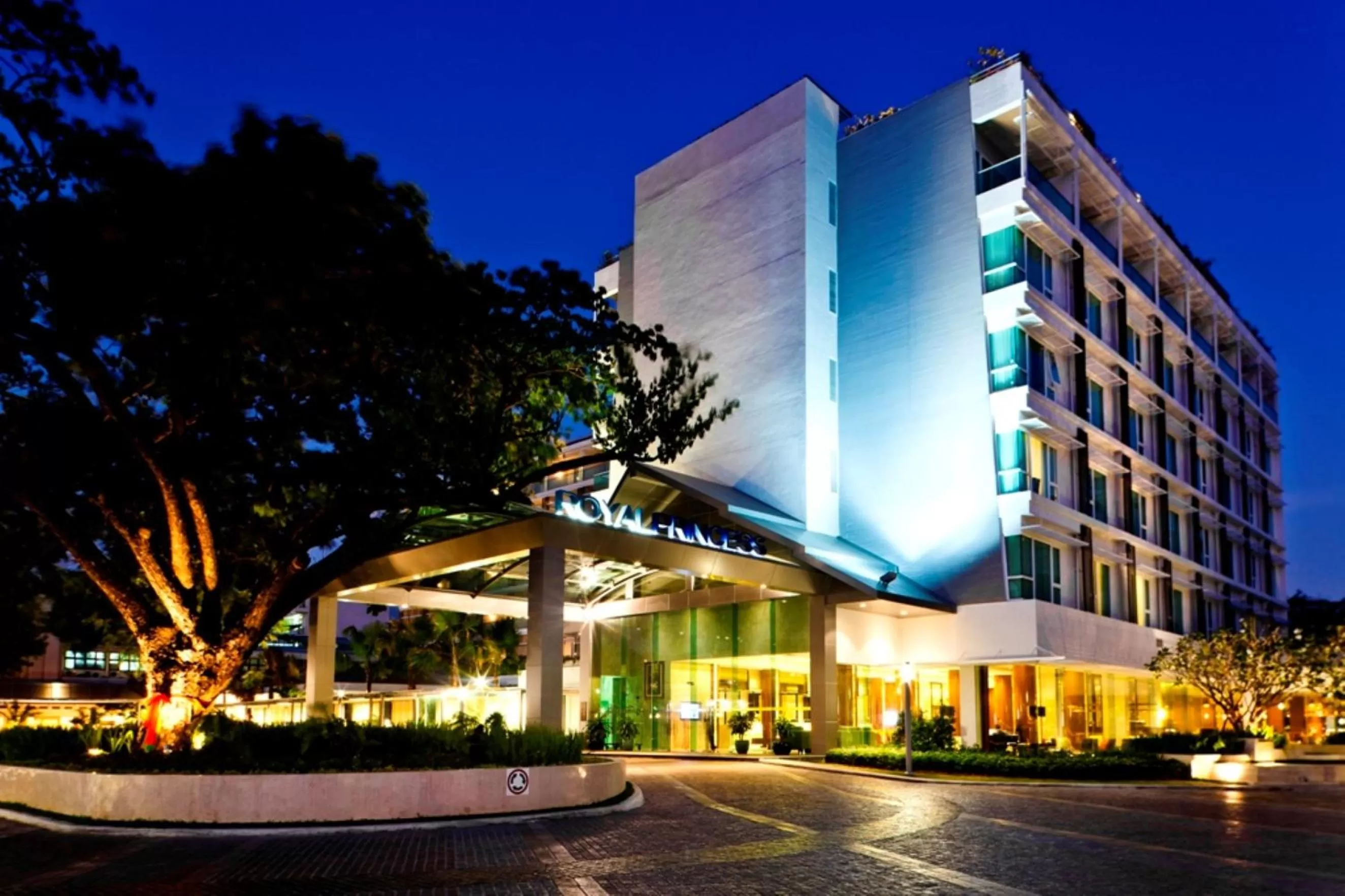 Night in Royal Princess Larn Luang - SHA Extra Plus