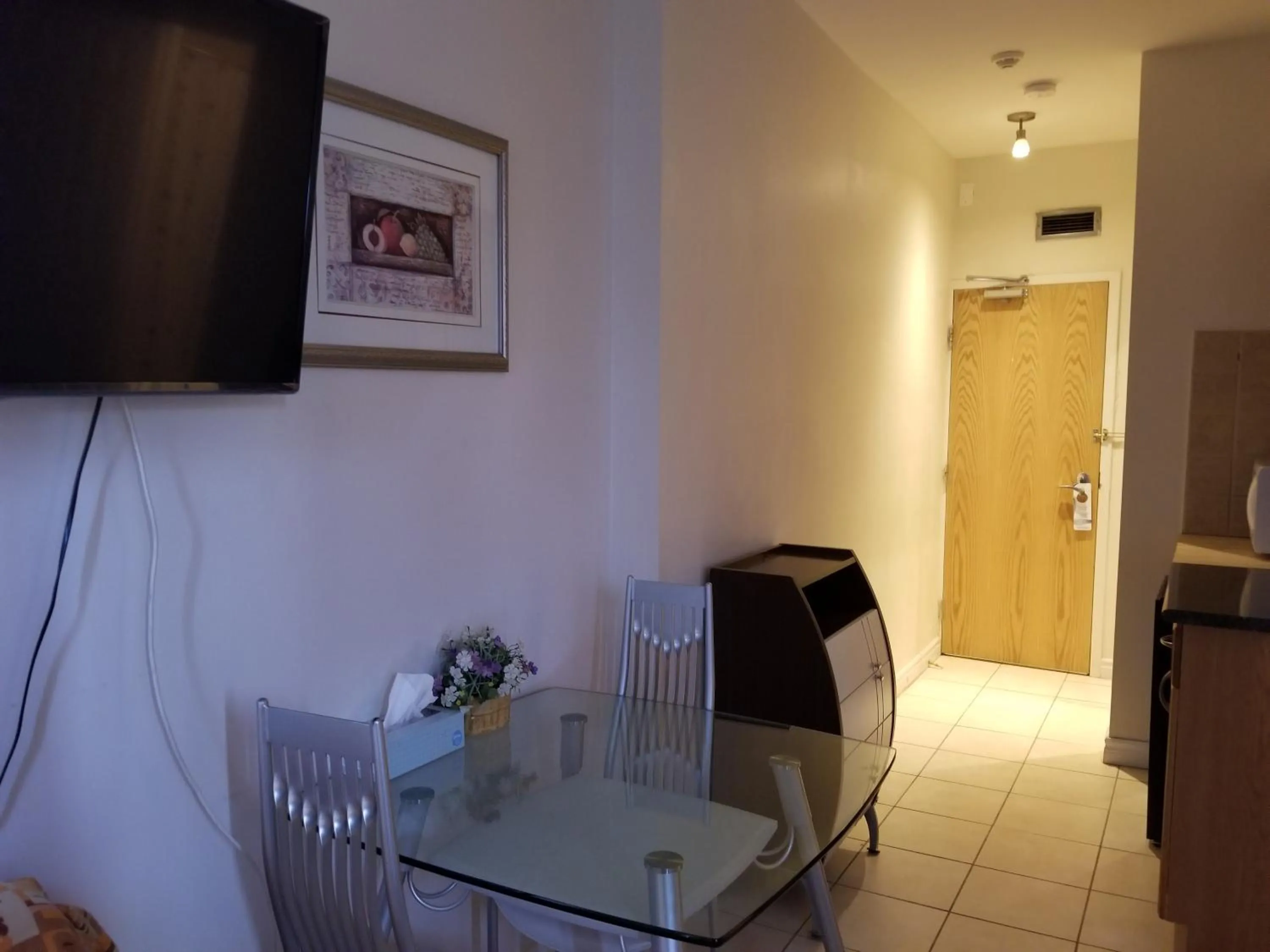 Kitchen or kitchenette in Dragon Gate Inn