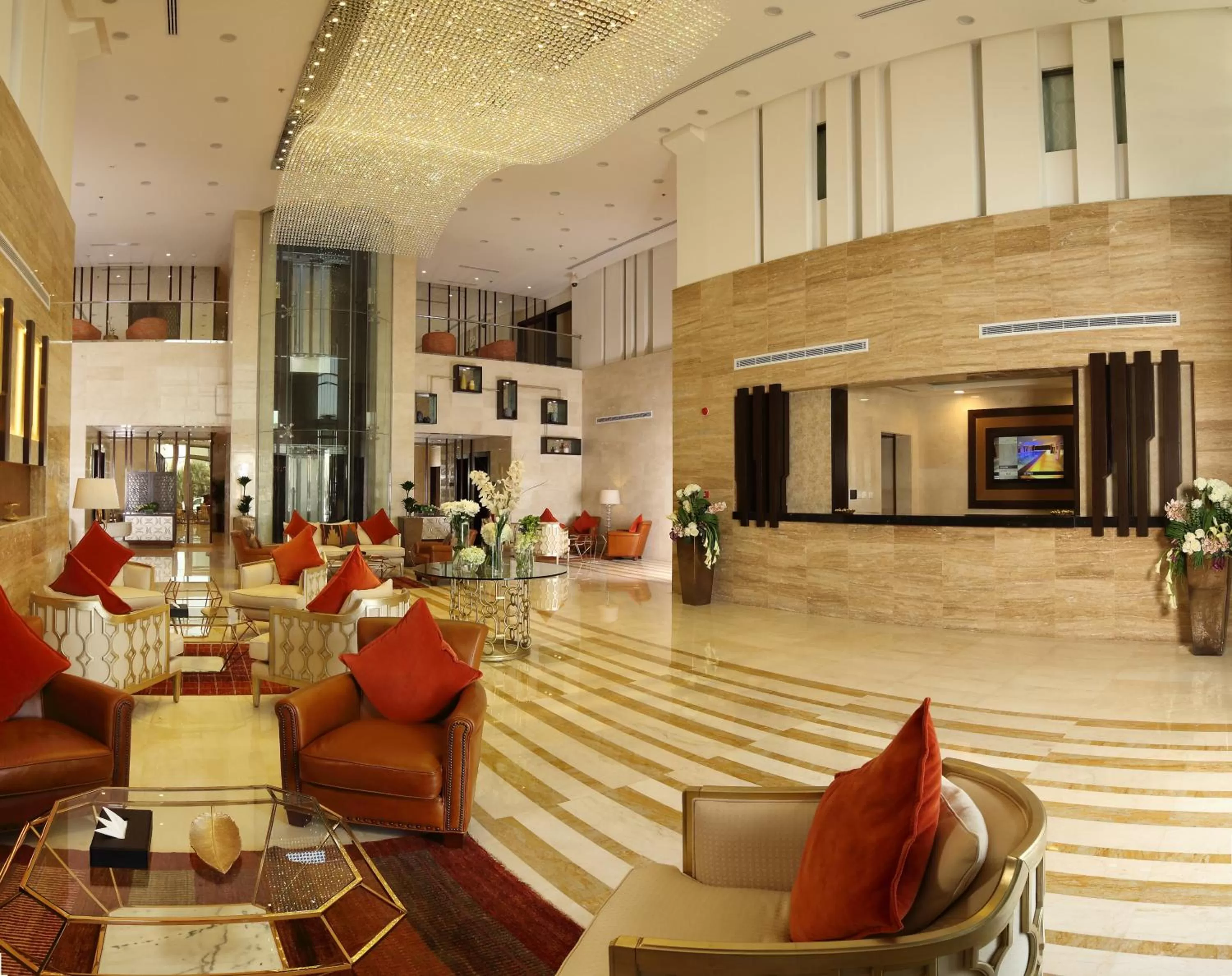 Lobby or reception in Best Western Plus Fursan
