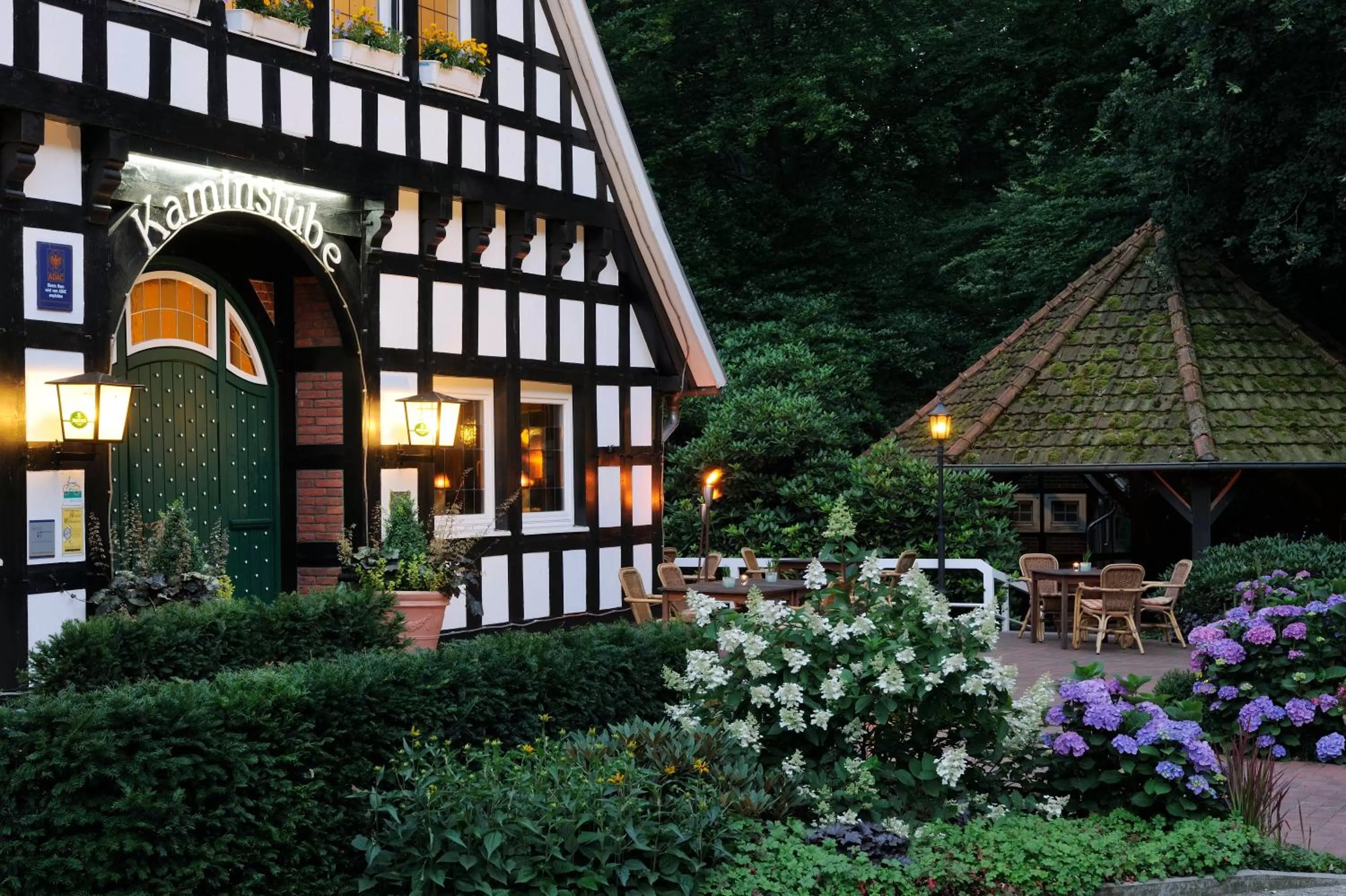 Facade/entrance in VILA VITA Burghotel Dinklage