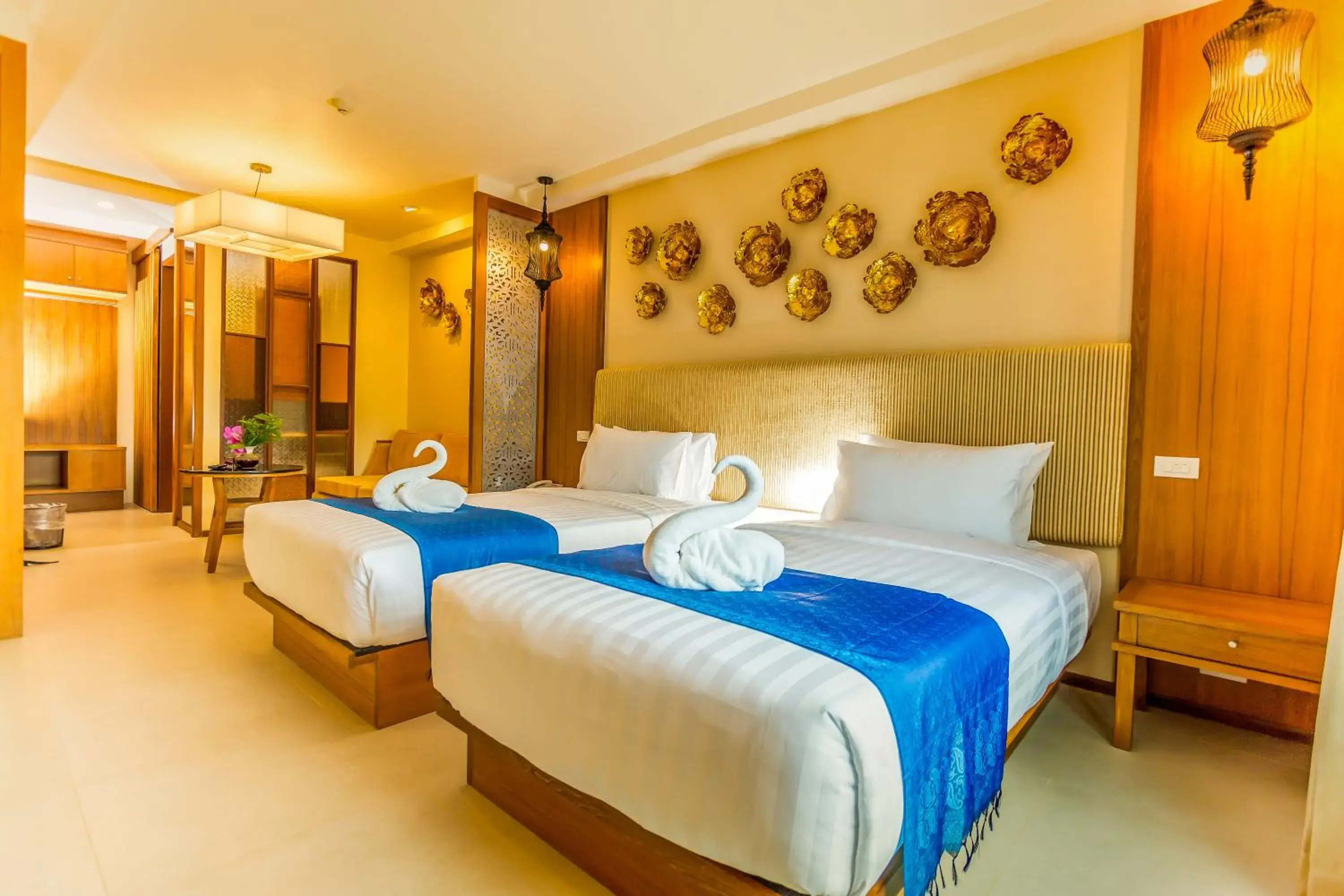 Deluxe Twin Room in The Signature Hotel @ Thapae Deluxe Twin Room in The Signature Hotel @ Thapae