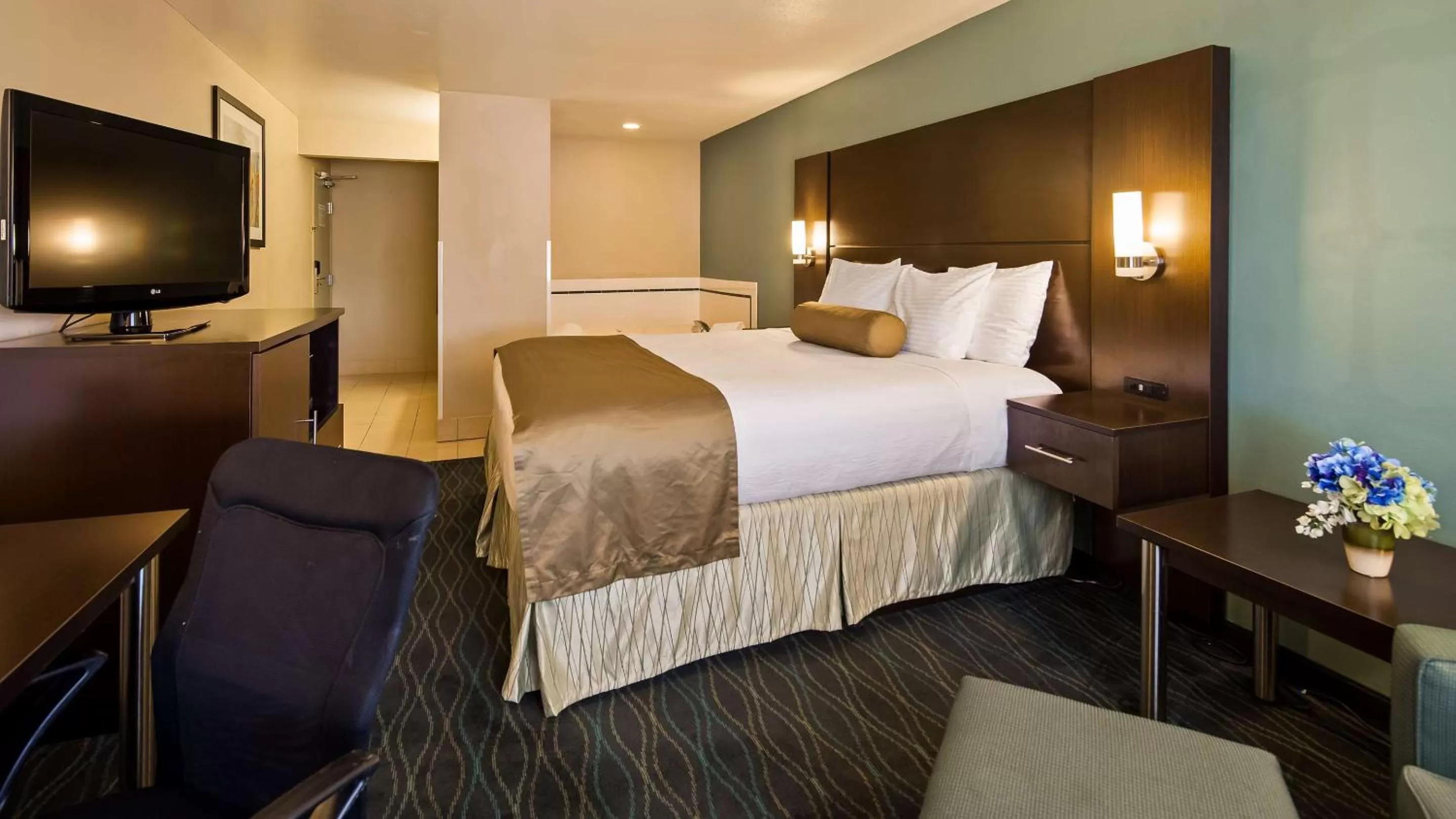 Bed in Baymont by Wyndham Marion, OH