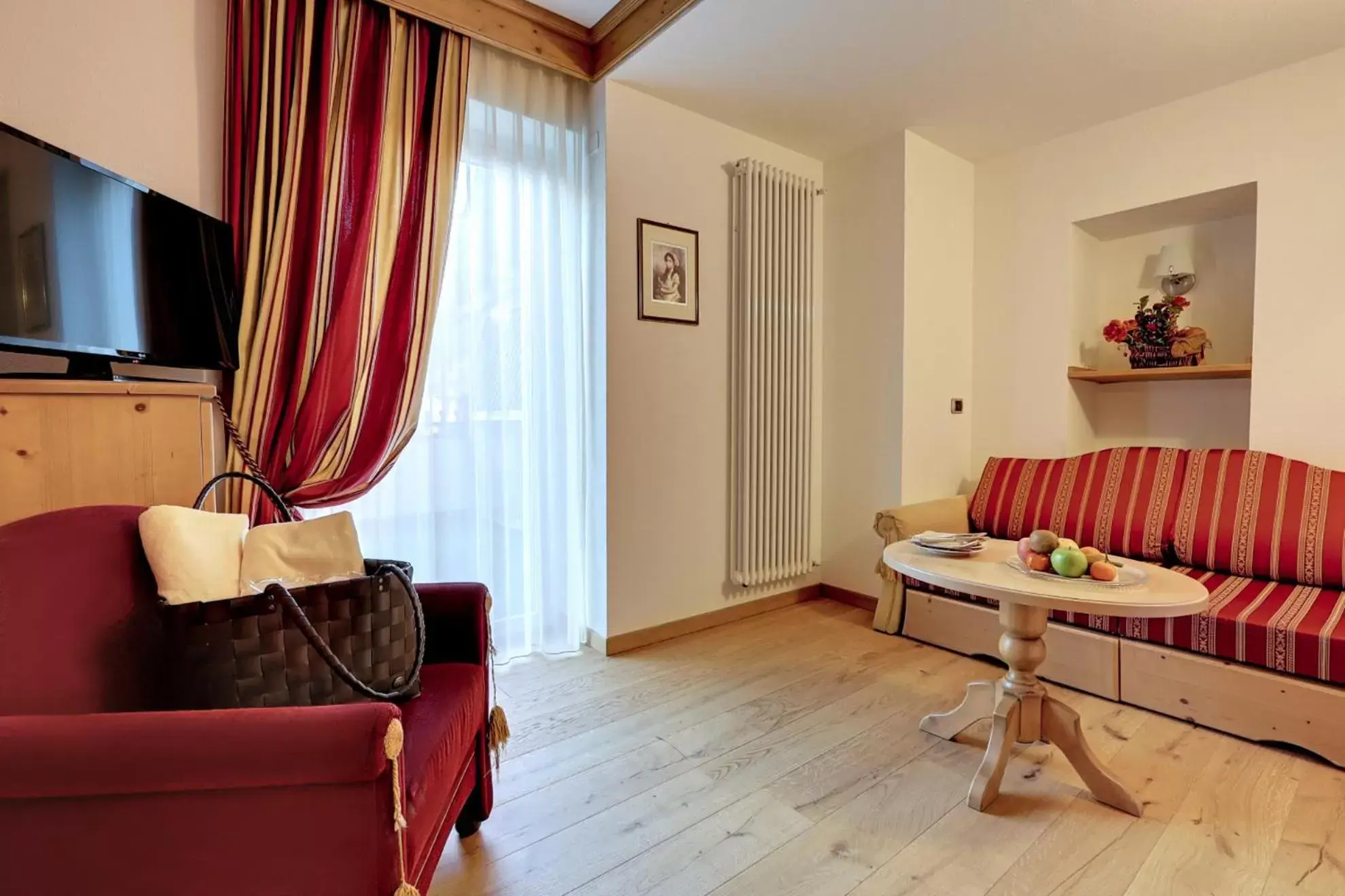 Suite with Spa Bath in Leading Relax Hotel Maria Suite with Spa Bath in Leading Relax Hotel Maria