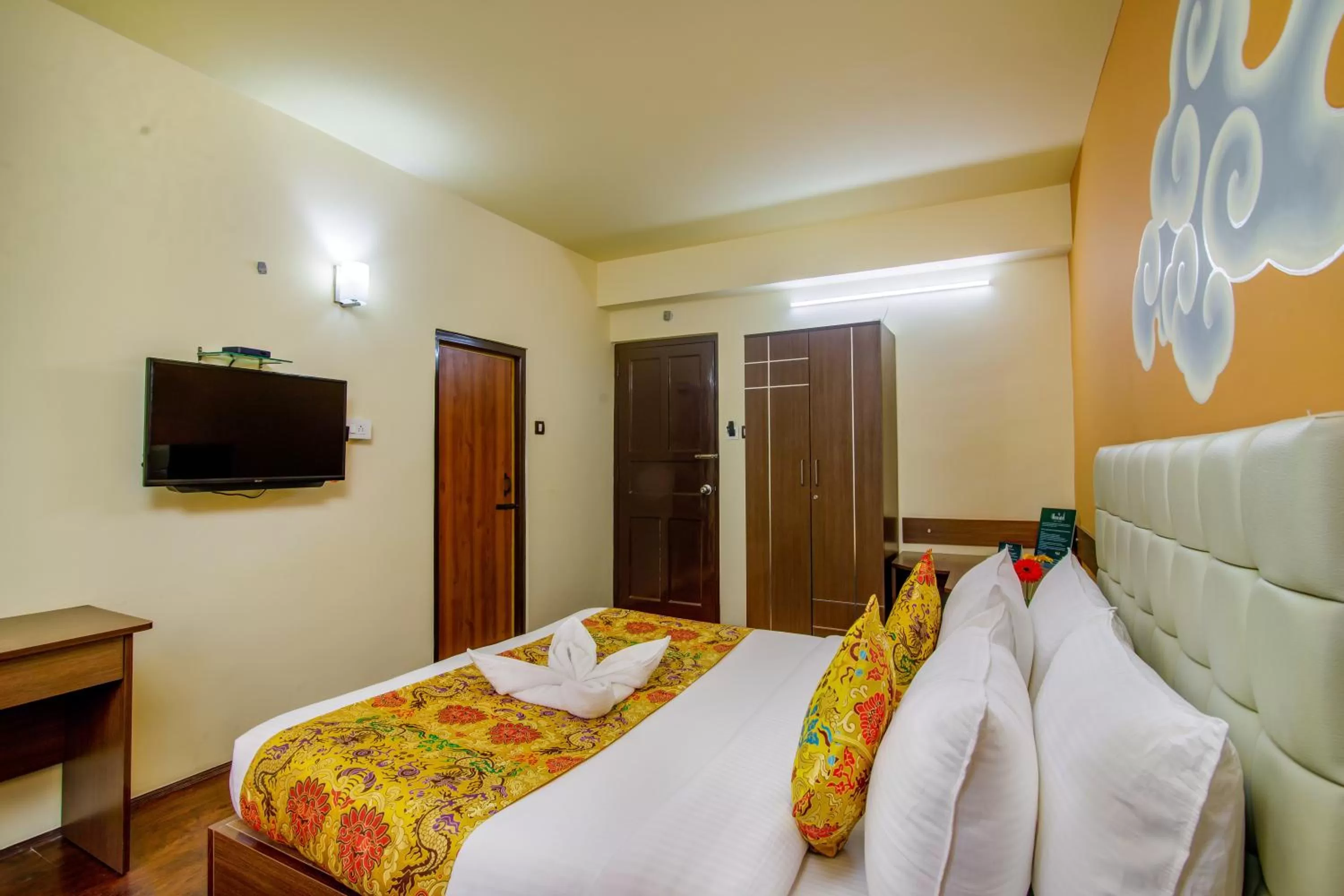 Bedroom, Bed in Muscatel Grand Silkroute - 300 Mts from MG Marg