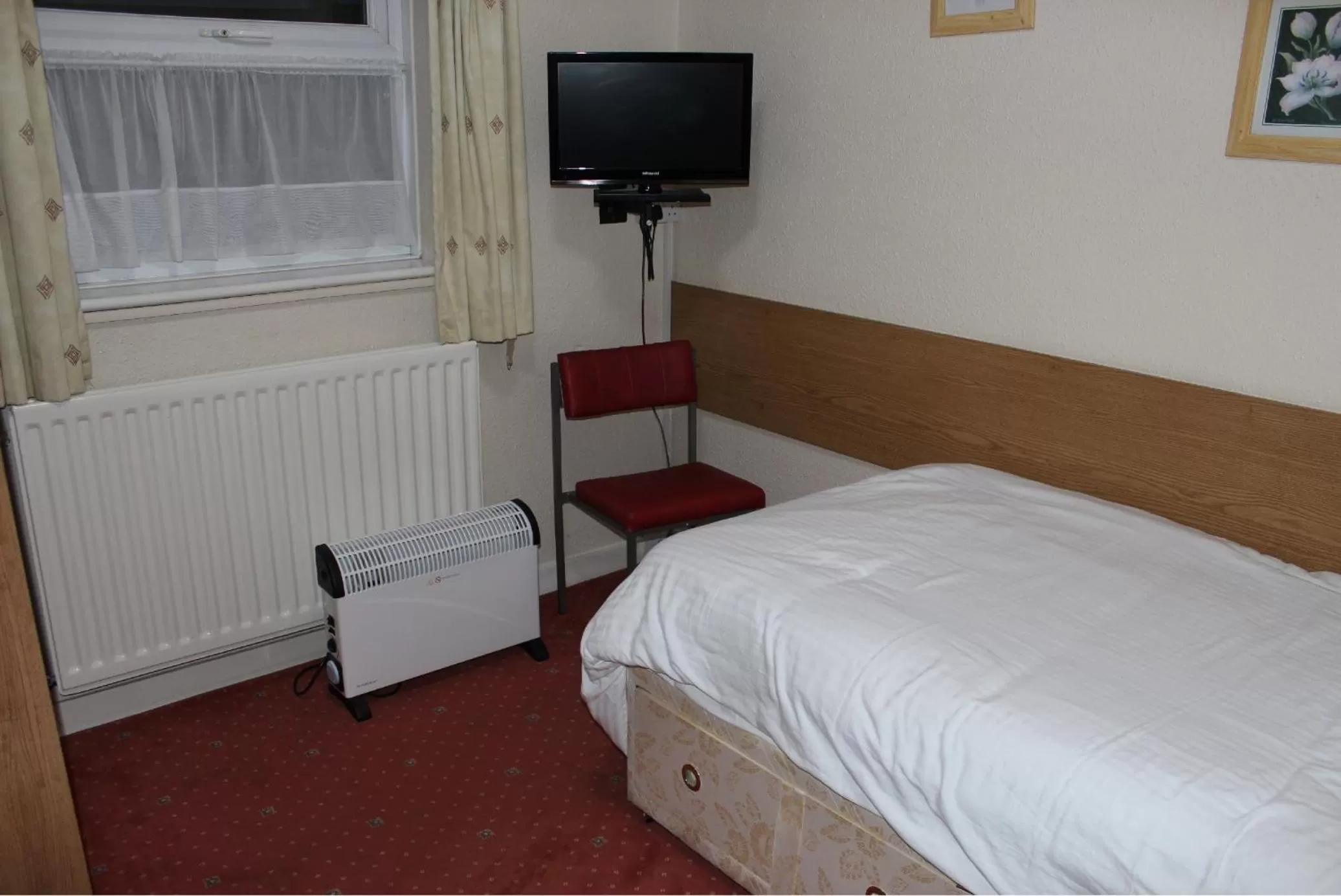 TV and multimedia, Bed in The Premier Lodge