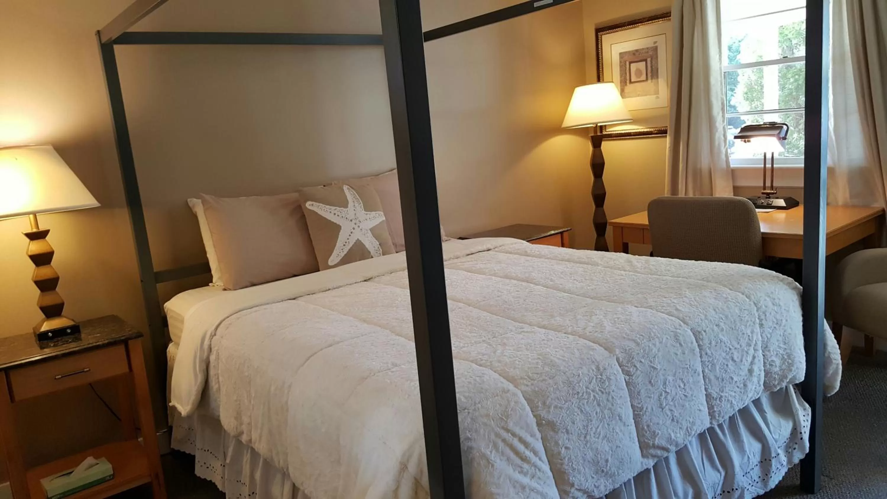 Bed in Starlight Lodge Cape Cod