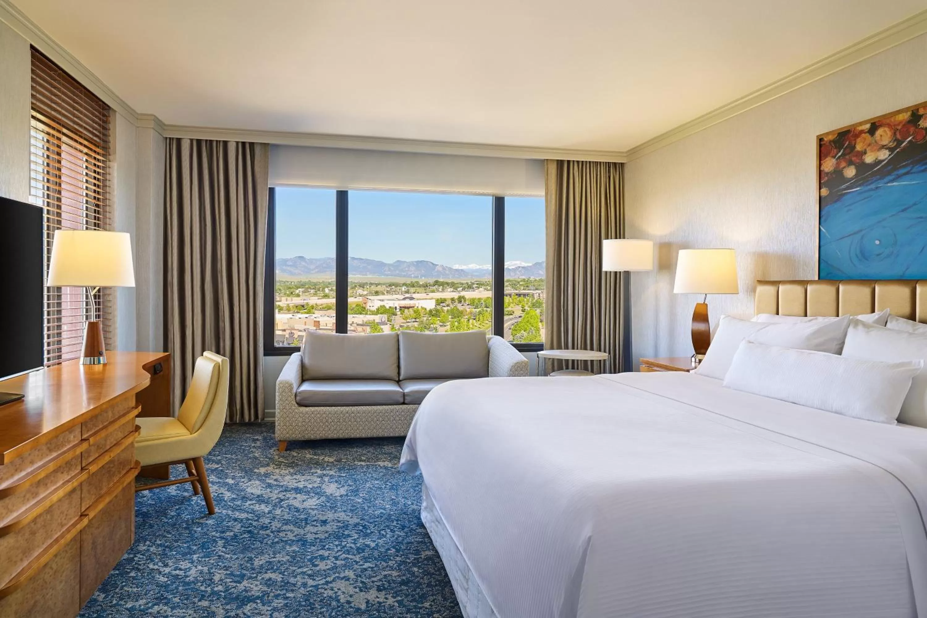Photo of the whole room, Bed in The Westin Westminster