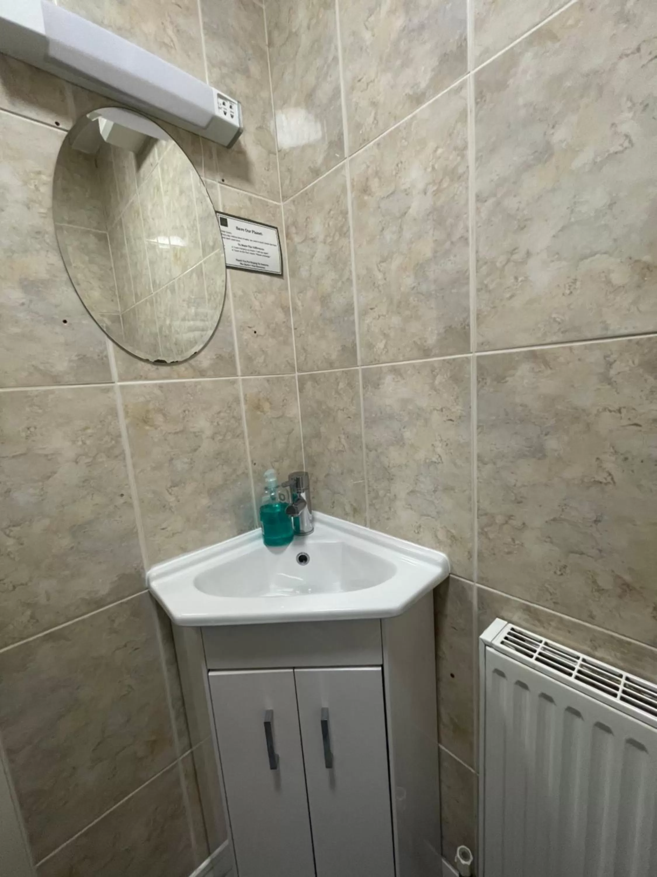 Bathroom in The Clarendon Hotel