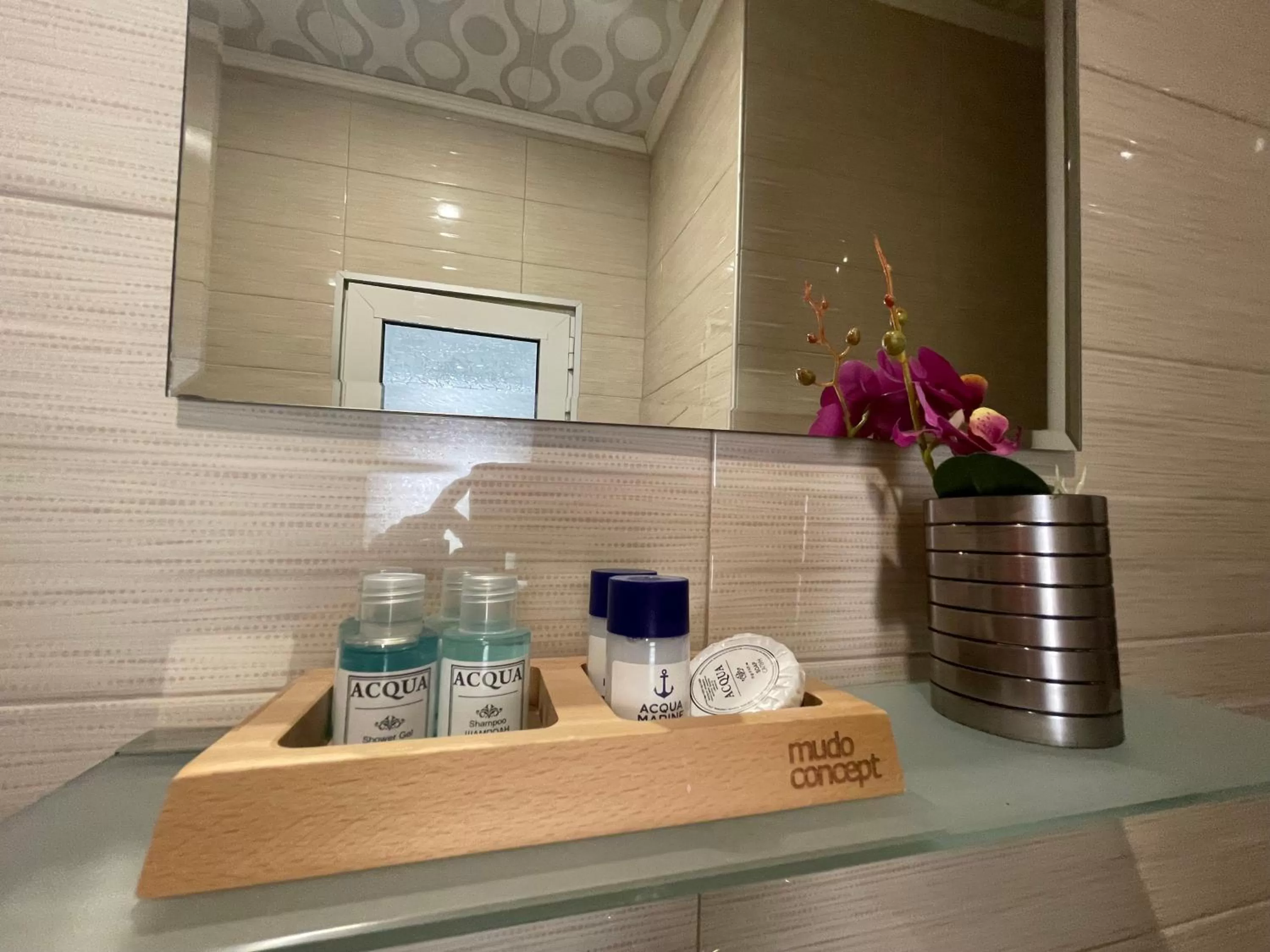 Bathroom in White Rose Family Guest House