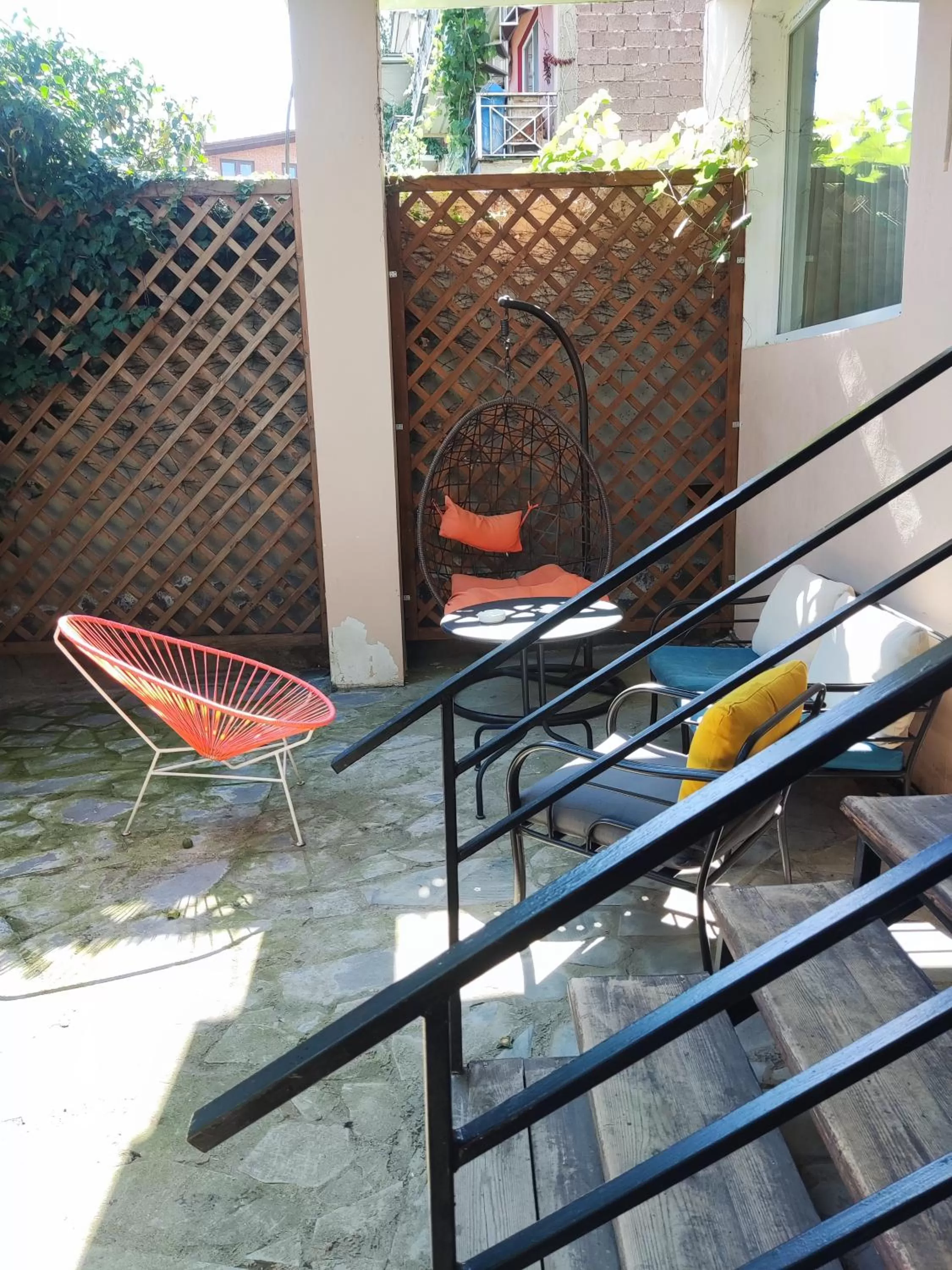 Inner courtyard view in Gvino Minda