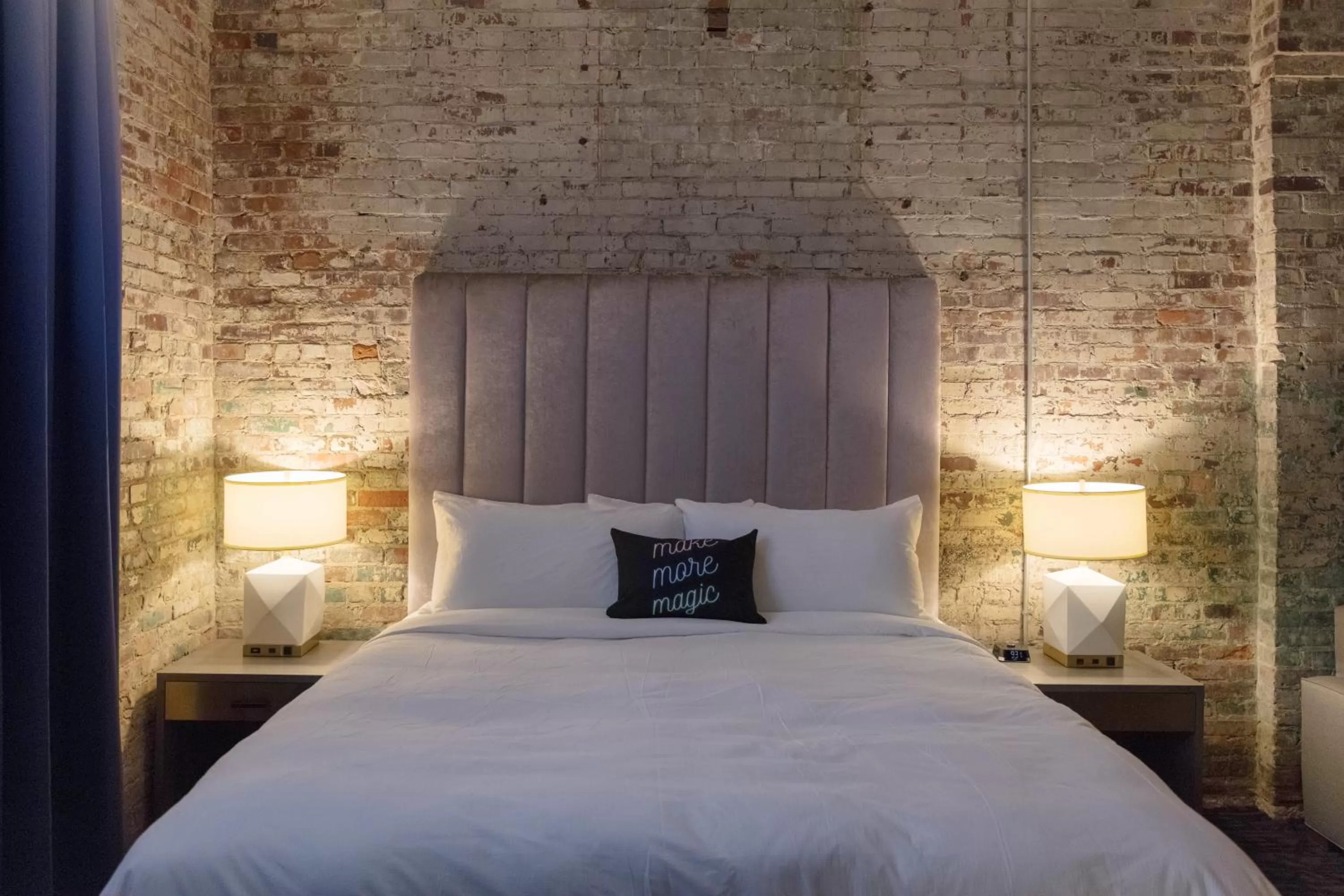 Bed in Hotel Trundle