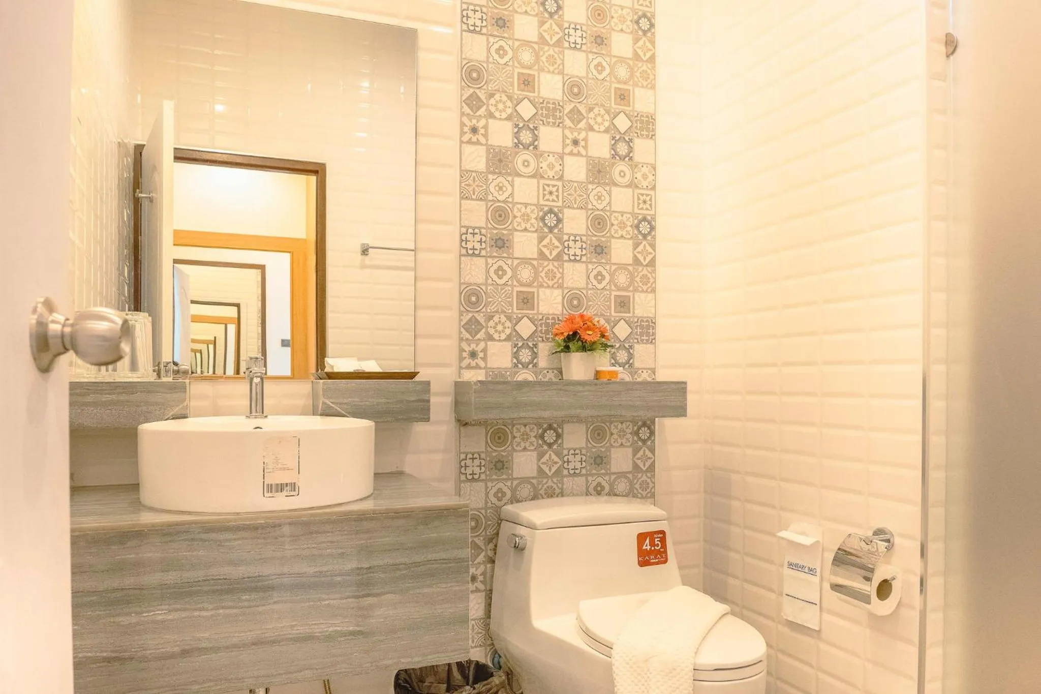 Bathroom in AU Place Hotel