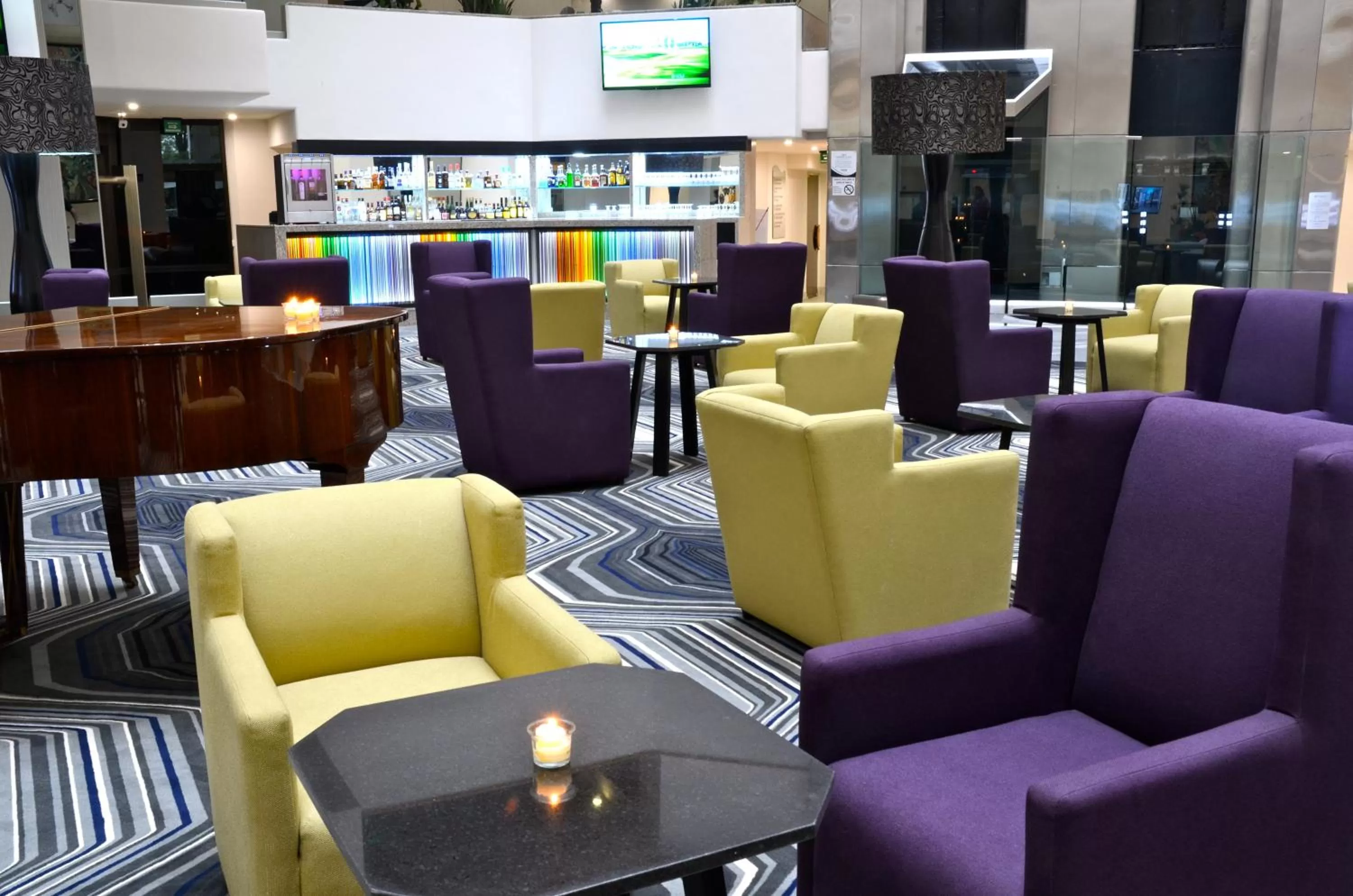 Lounge or bar in Crowne Plaza Hotel Mexico City North-Tlalnepantla, an IHG Hotel