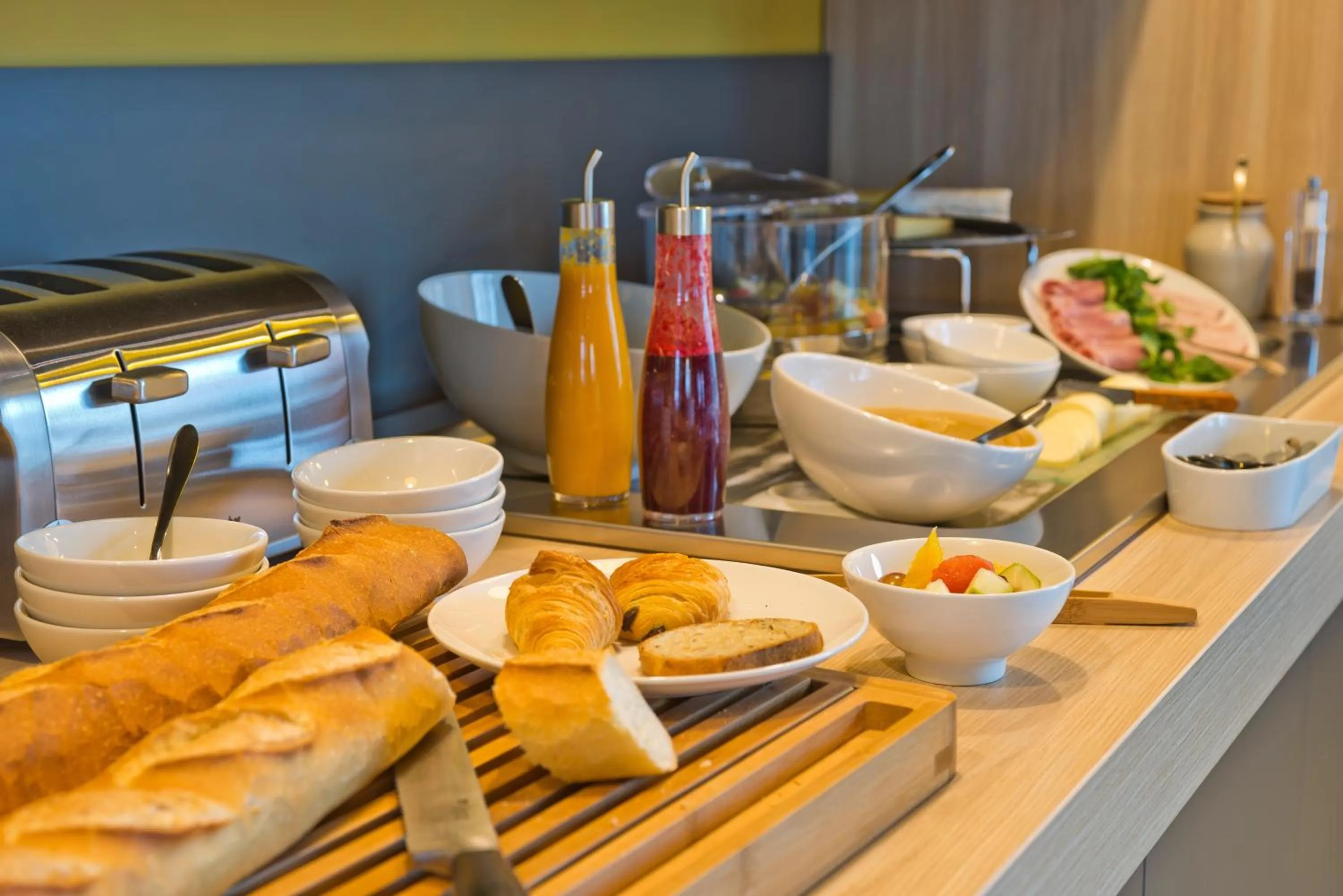 Buffet breakfast in Nomad Hotel le Havre Centre Gare