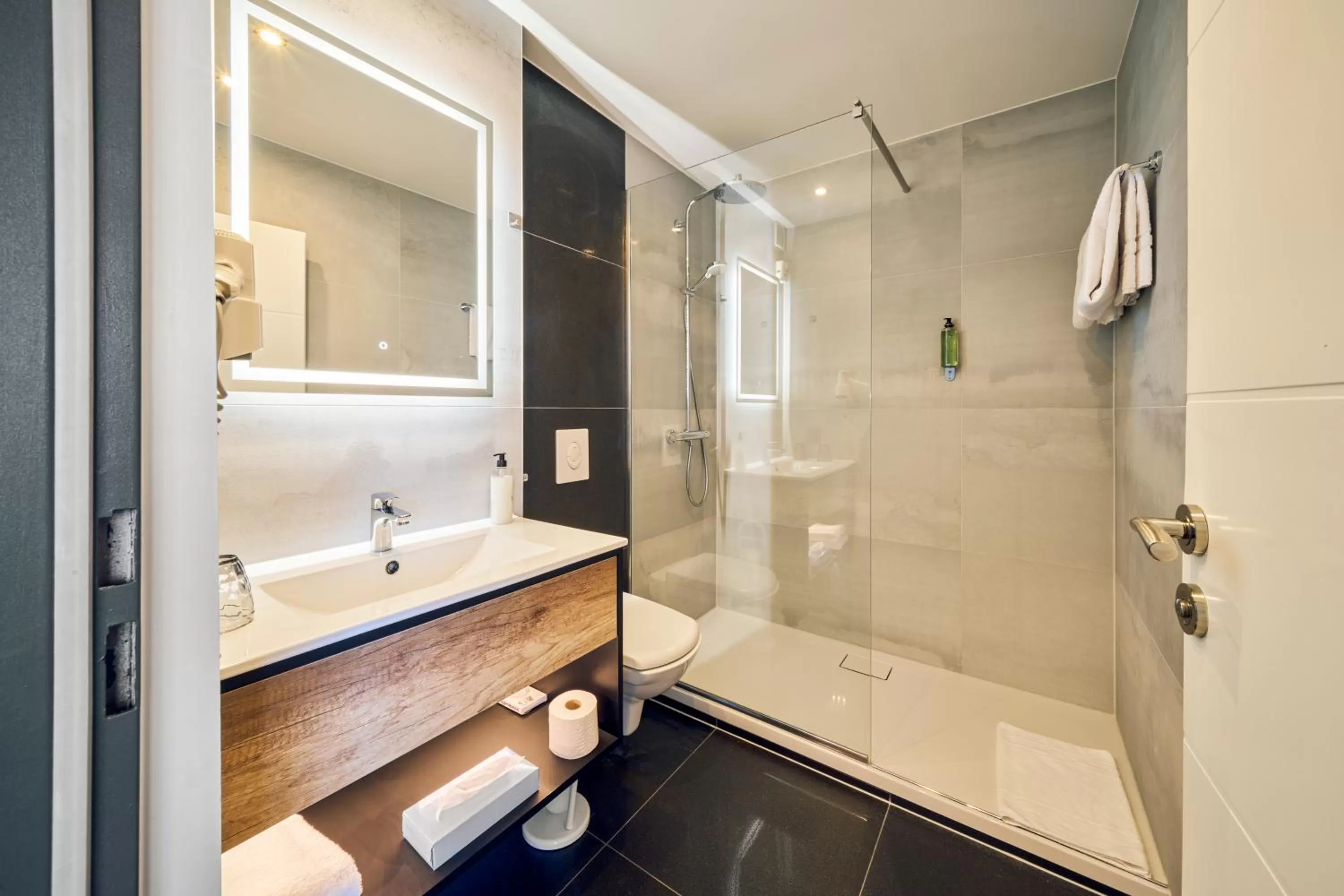 Shower in Arthotel Ana im Olympiapark