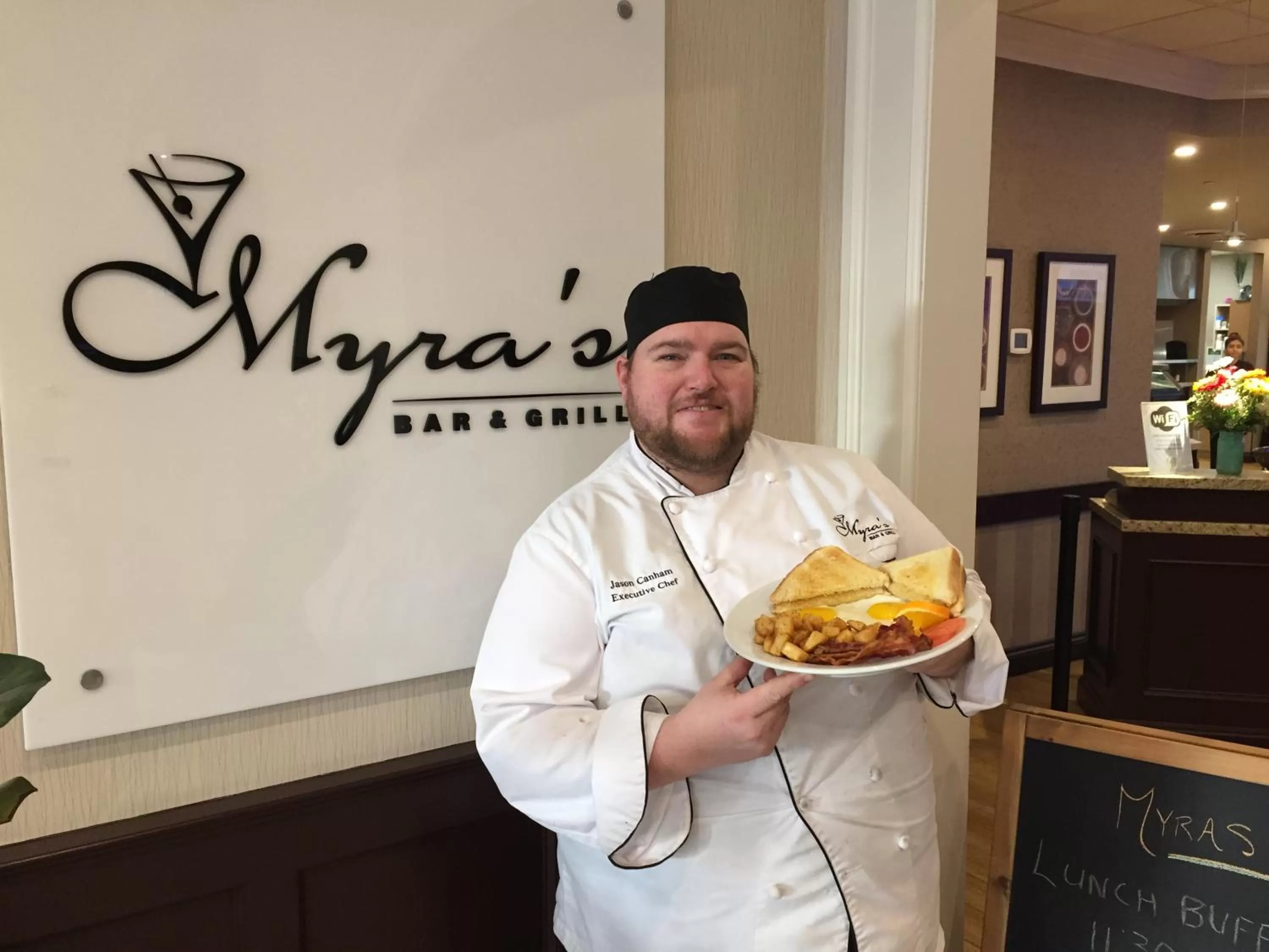 Breakfast in Best Western Brantford Hotel and Conference Centre