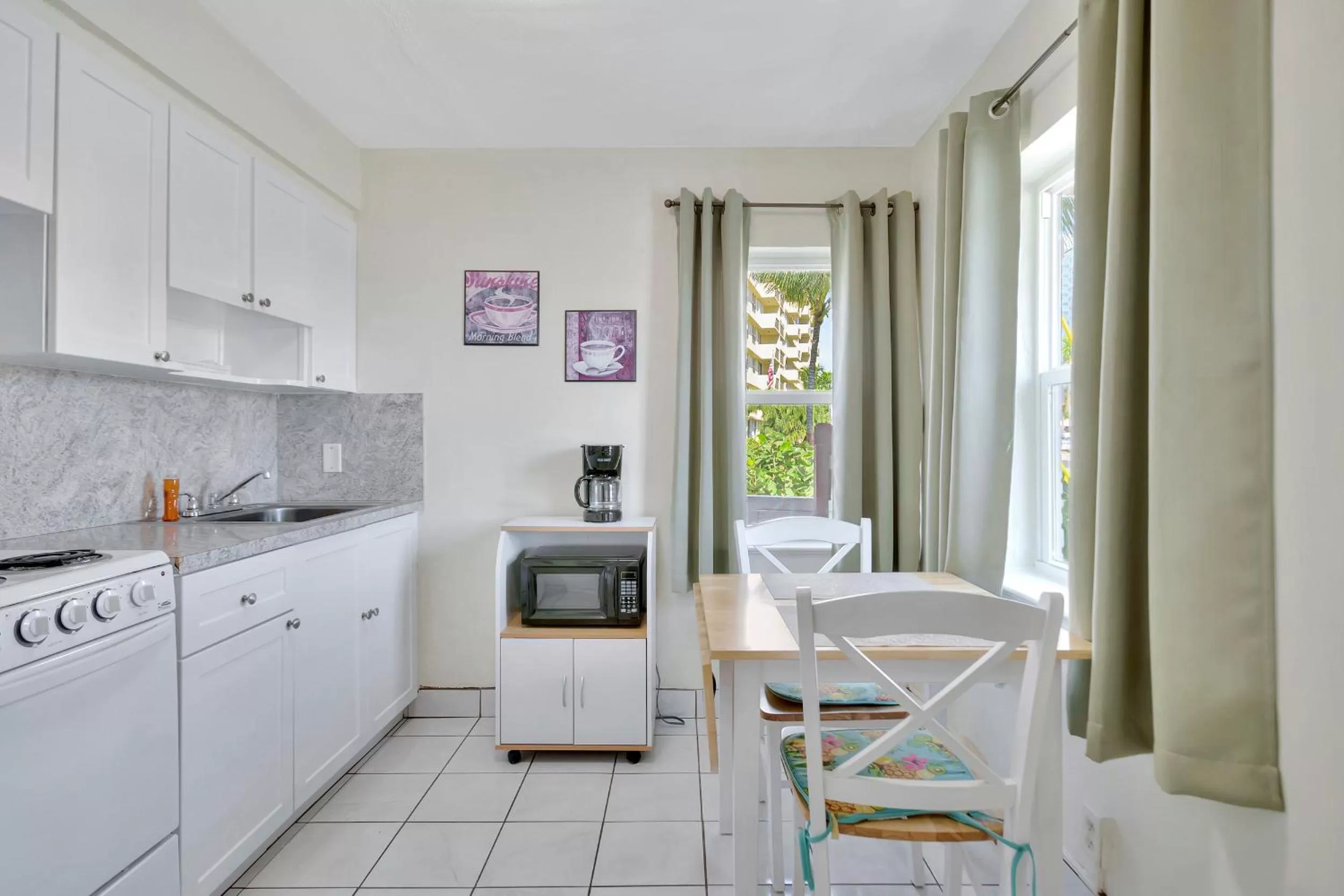 kitchen in Seahorse Guesthouse