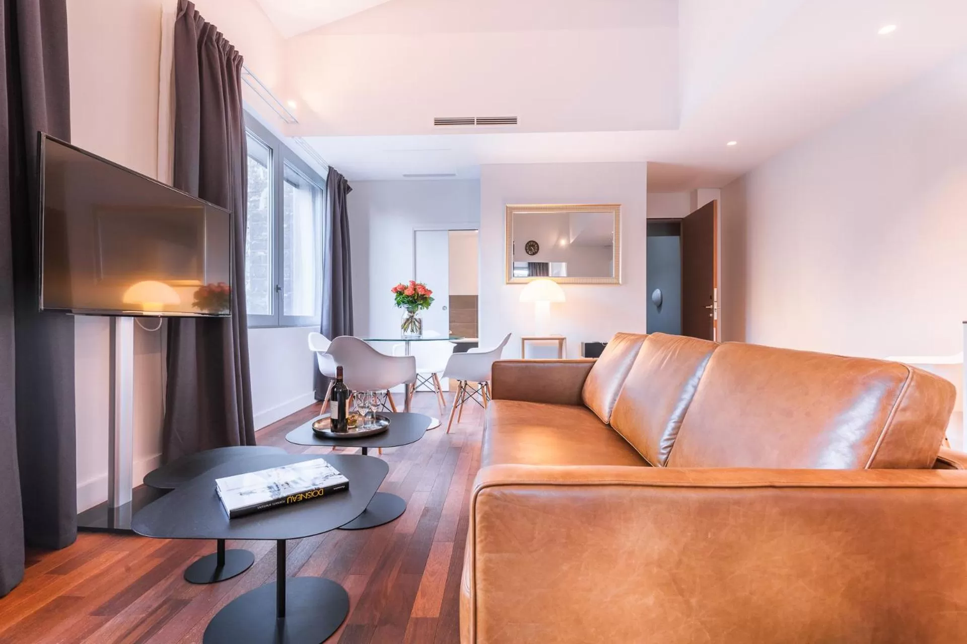 Seating Area in LOFT luxe hyper centre: terrasse/piscine/ salle de sport