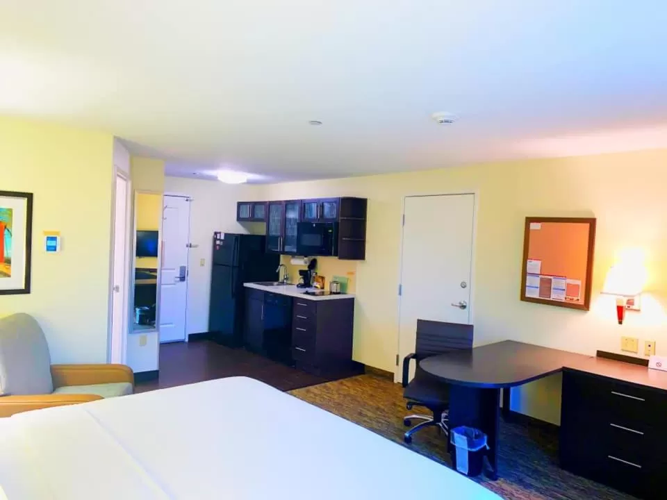 King Studio Suite - Mobility Access Tub/Non-Smoking in Candlewood Suites Belle Vernon by IHG