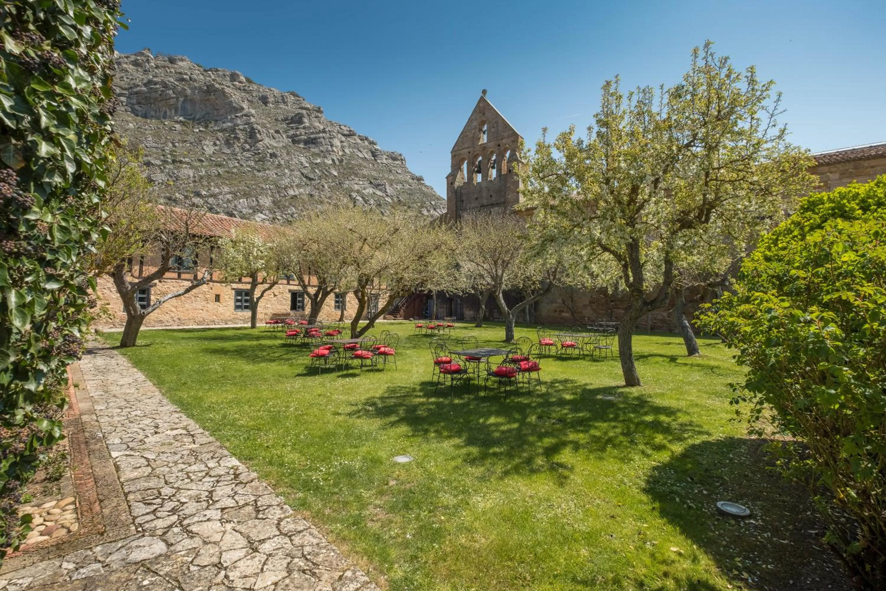 Patio, Garden in Hotel Posada Santa Maria la Real
