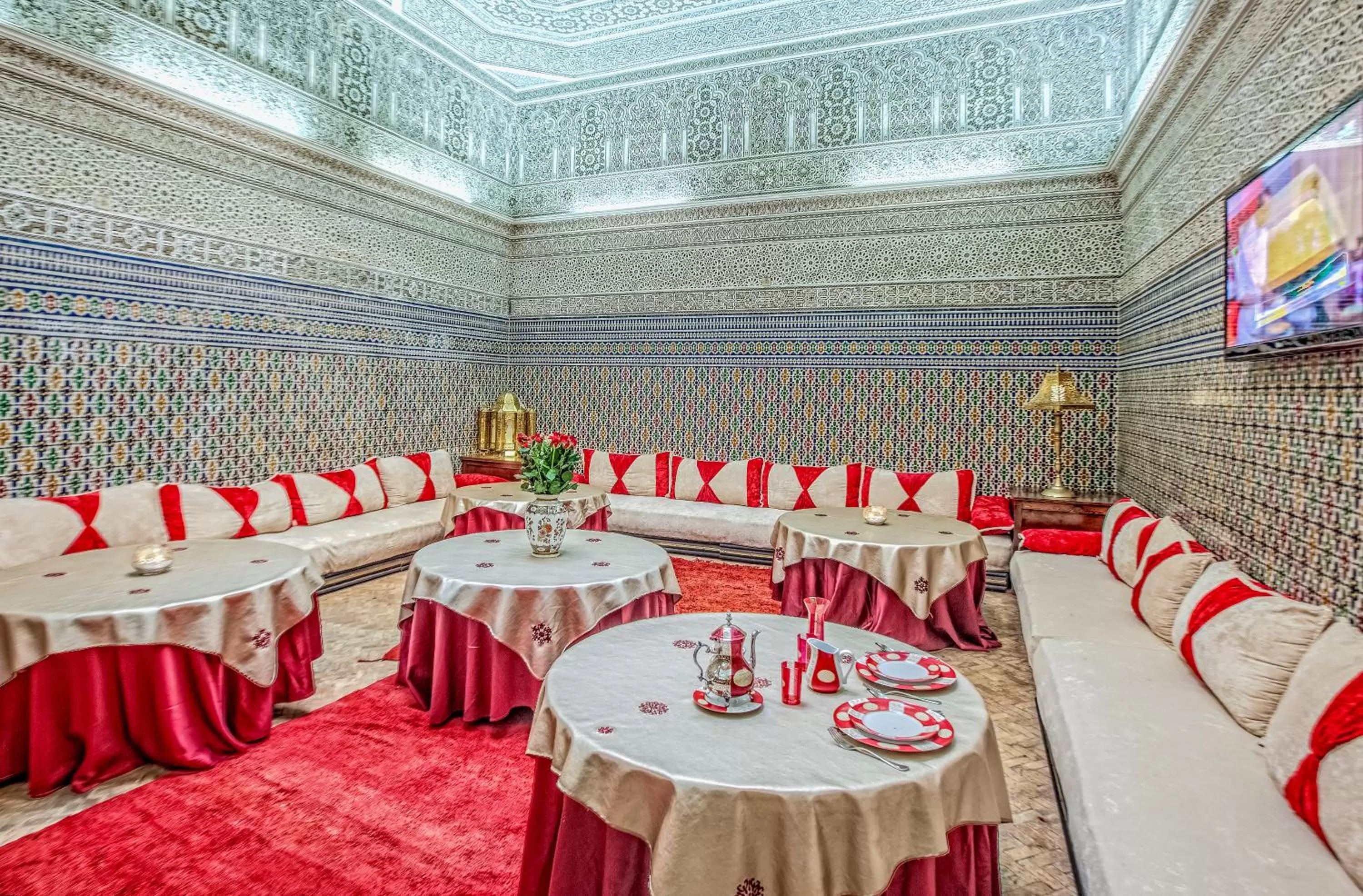 Dining area in Riad Dar Essalam