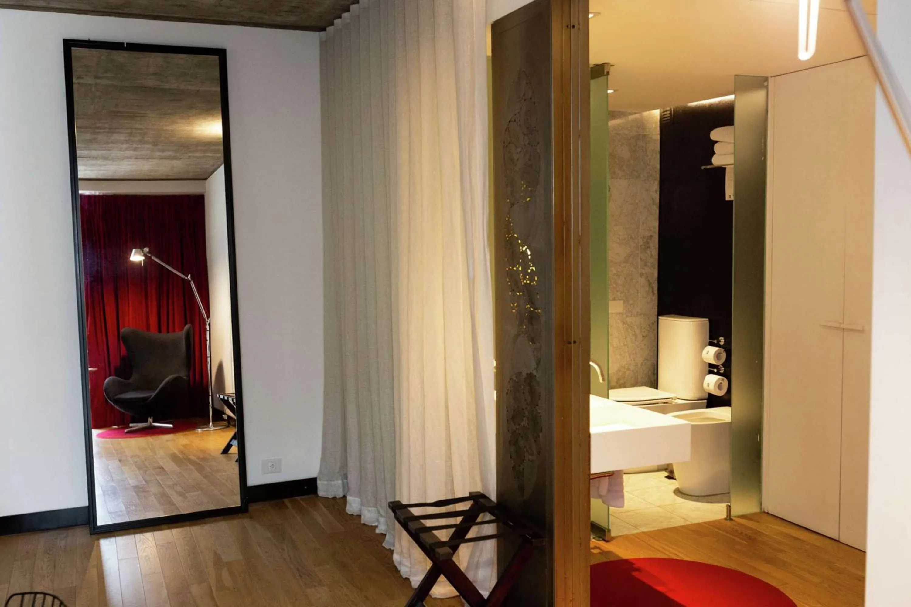 Bathroom, Bed in Anselmo Buenos Aires, Curio Collection by Hilton