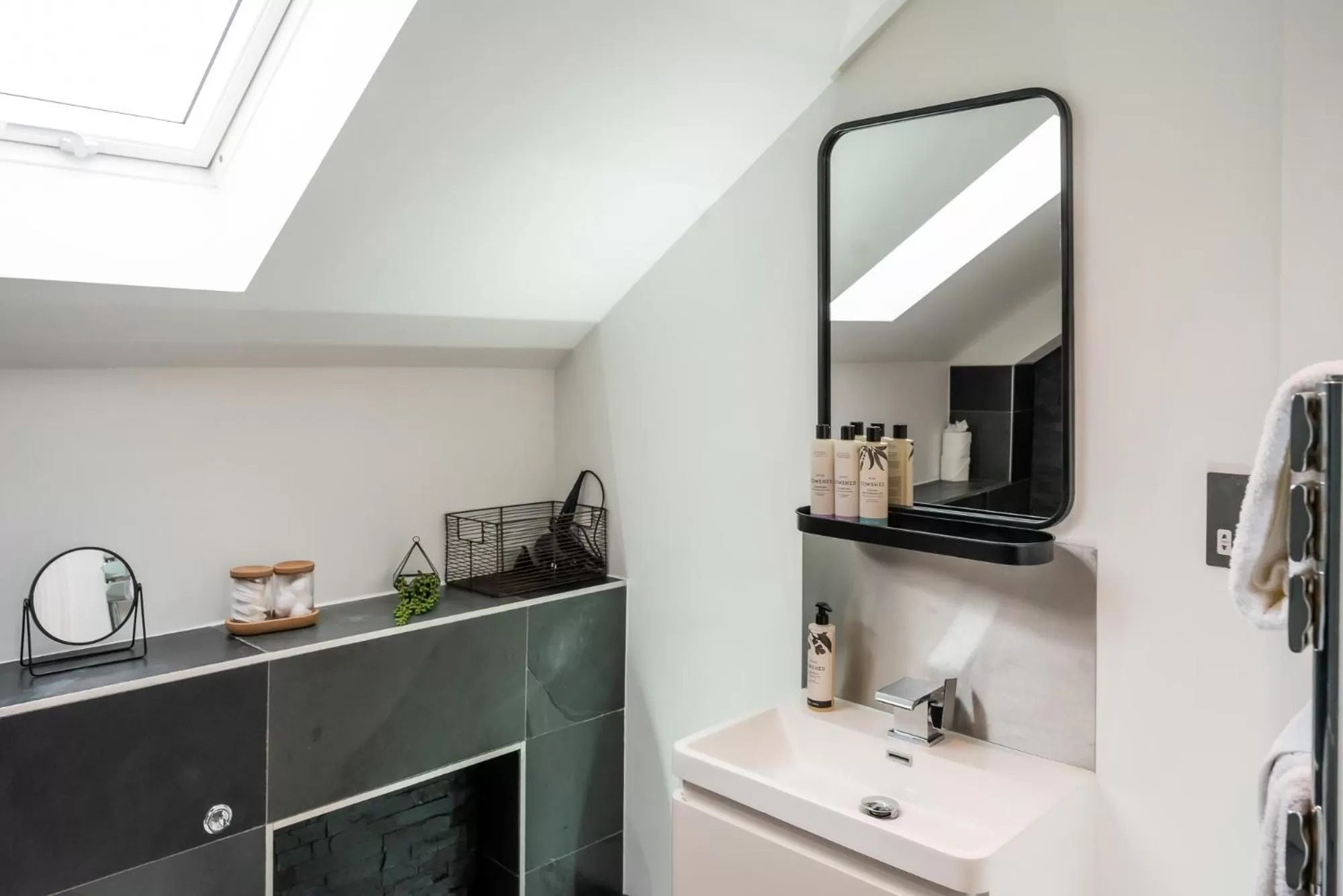 Bathroom in The Ginger Pig