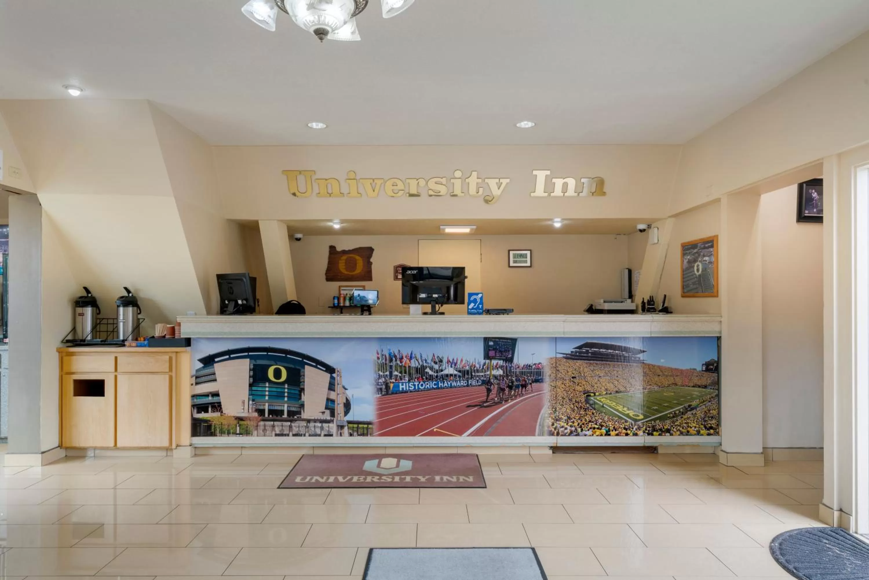 Lobby or reception in University Inn and Suites Eugene