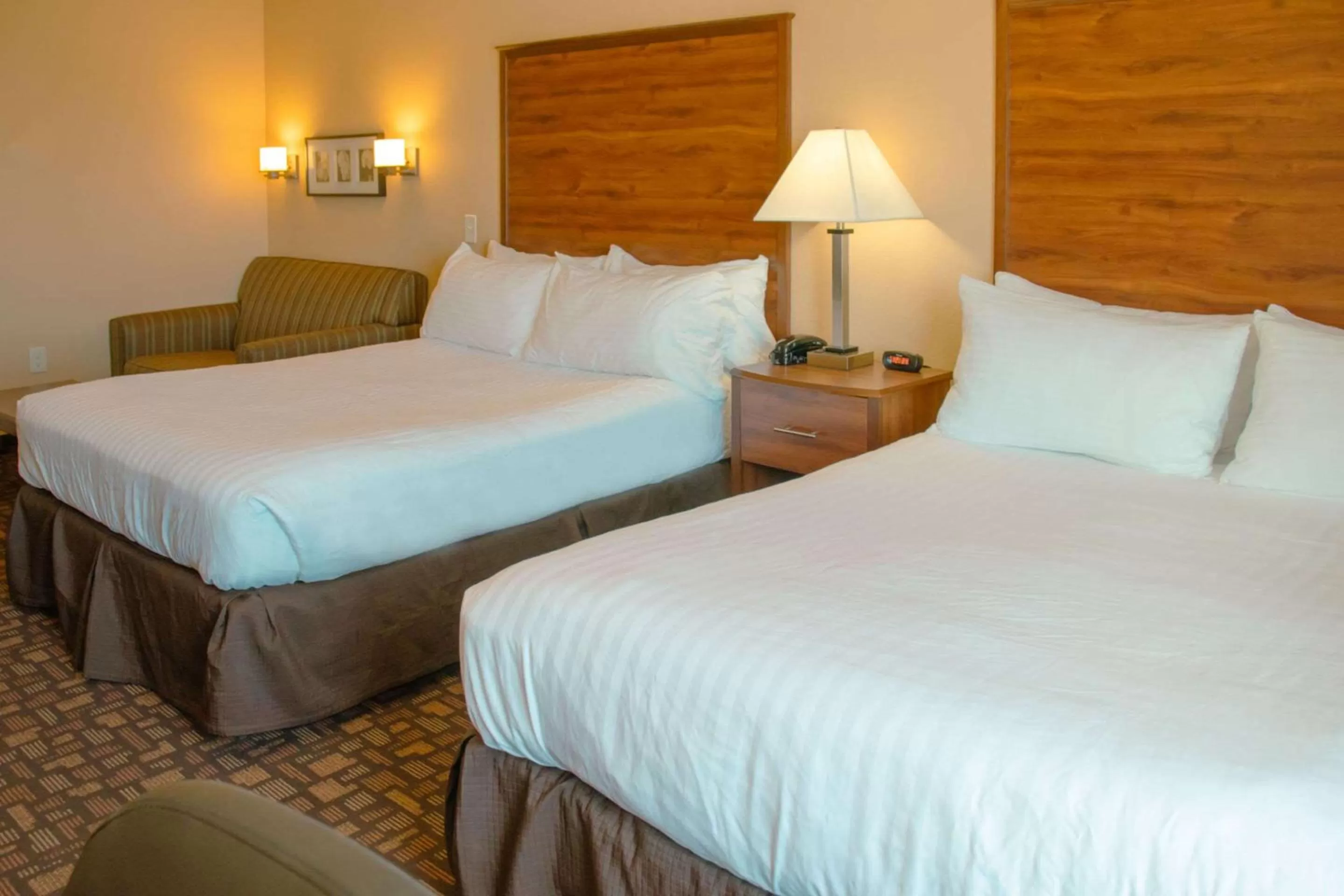 Bedroom, Bed in Grand Forks Lodge and Suites