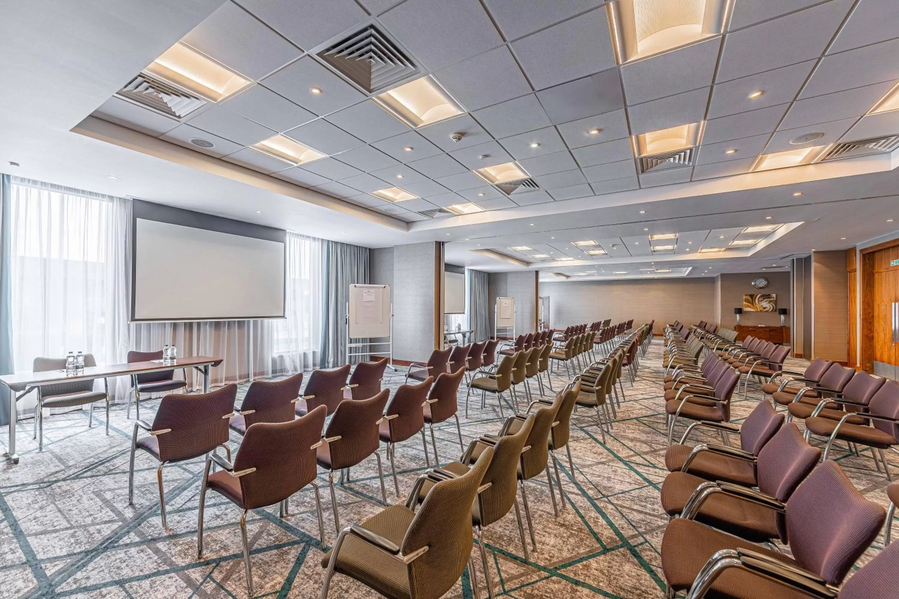Meeting/conference room in Crowne Plaza Reading