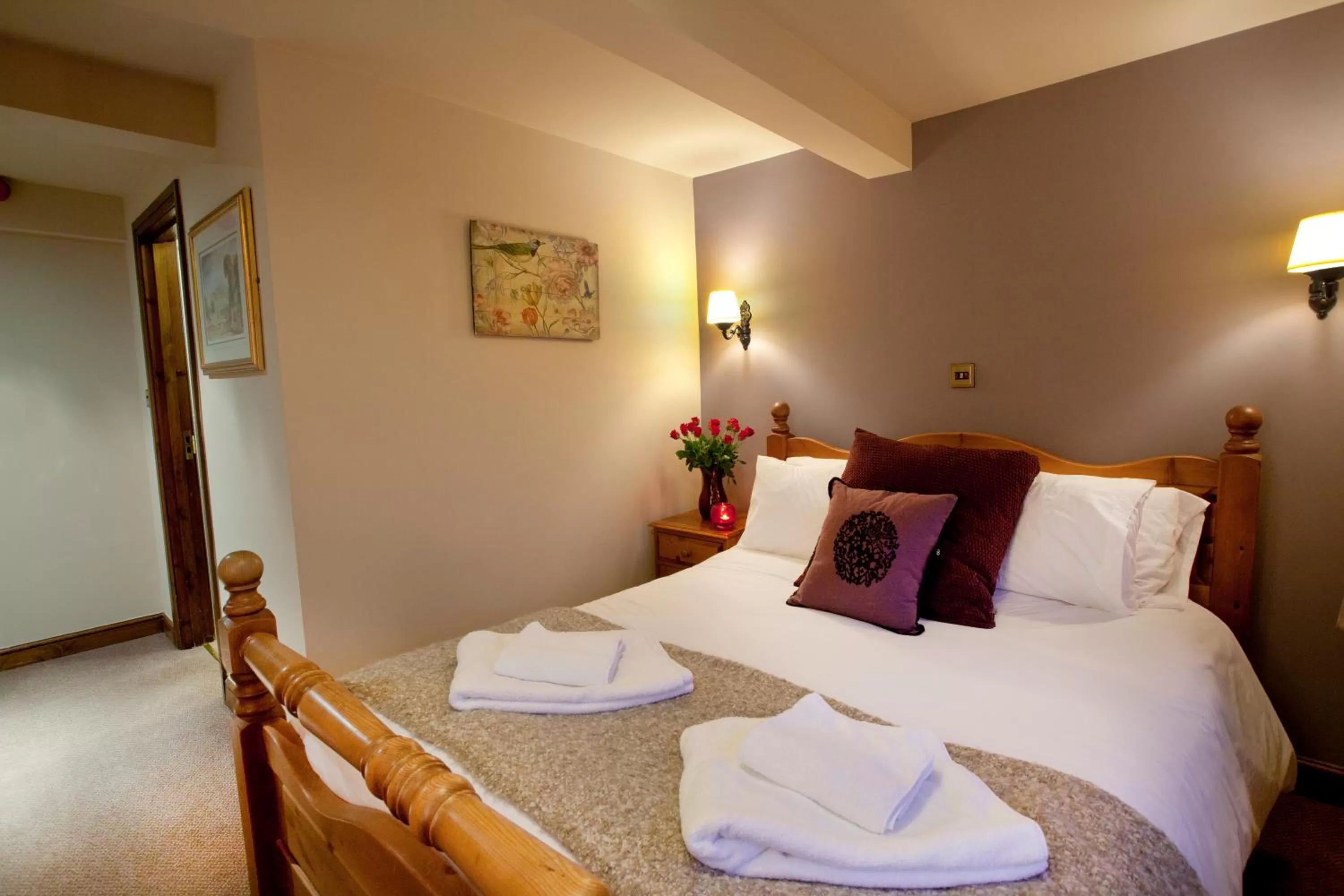 Photo of the whole room, Bed in The Fleece Inn