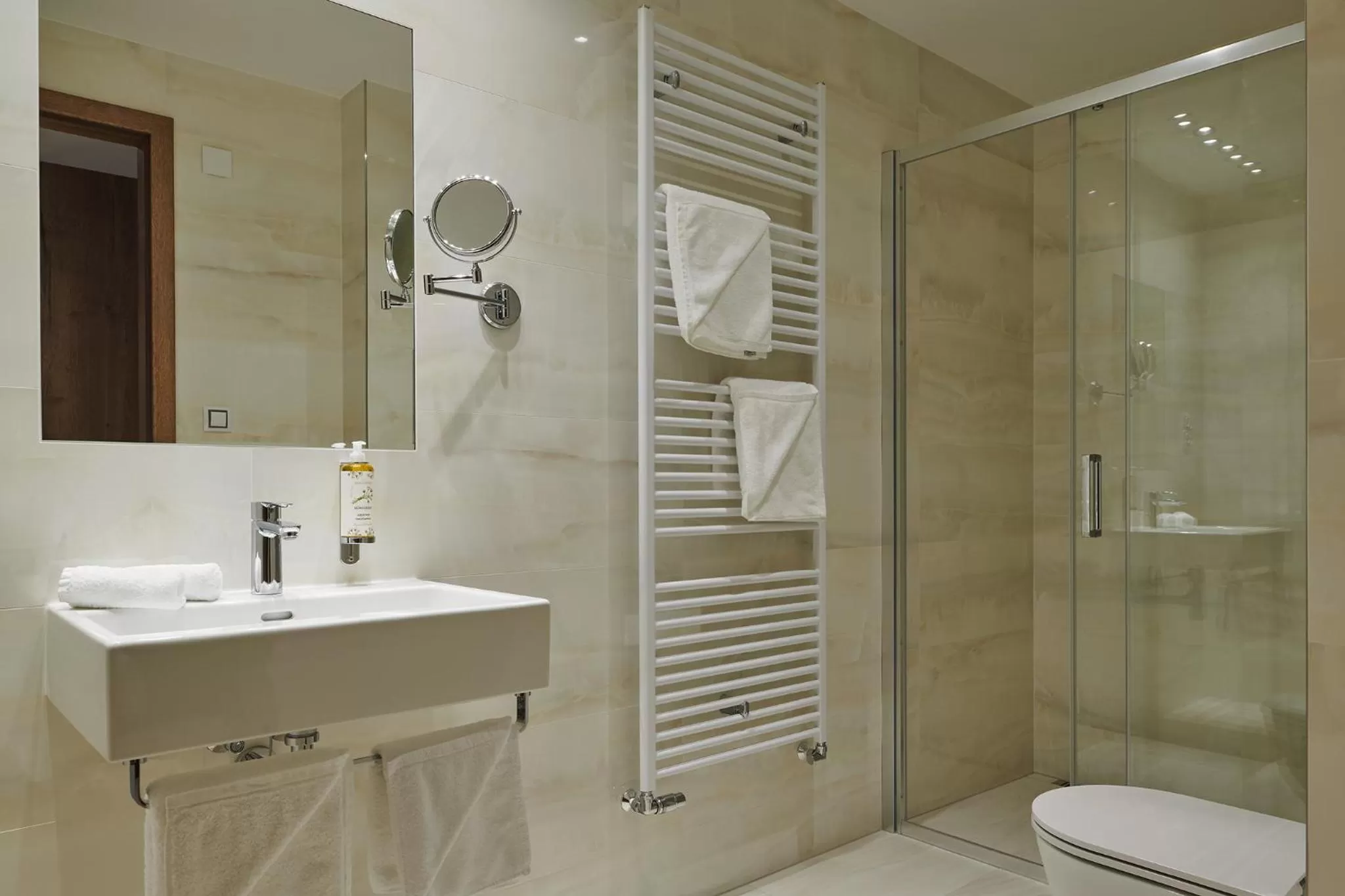 Bathroom in Hotel Passage