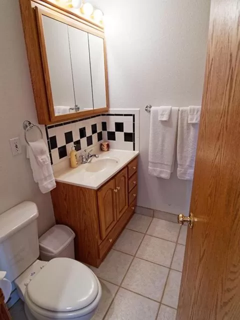 Bathroom in Trail City Bed & Breakfast