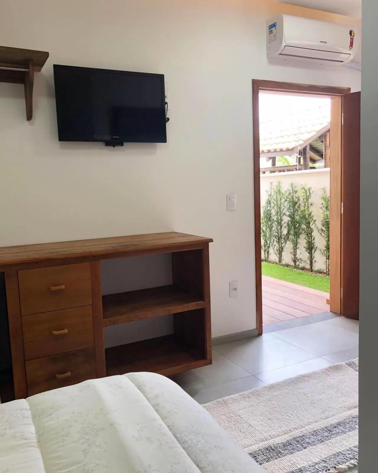 TV/Entertainment Center in Pousada Casa Albatross