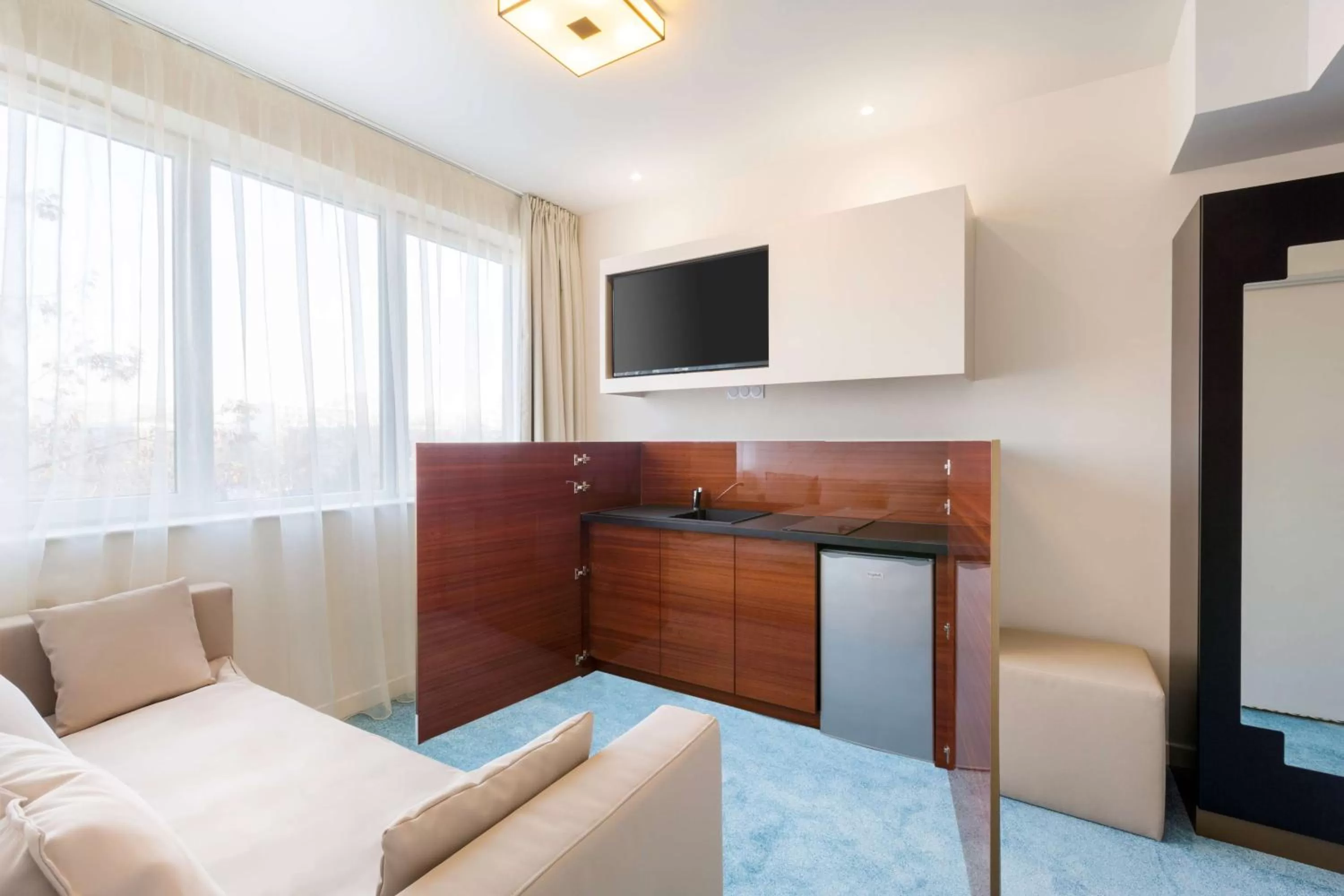 Photo of the whole room, Bed in Best Western Hôtel Journel Paris Sud