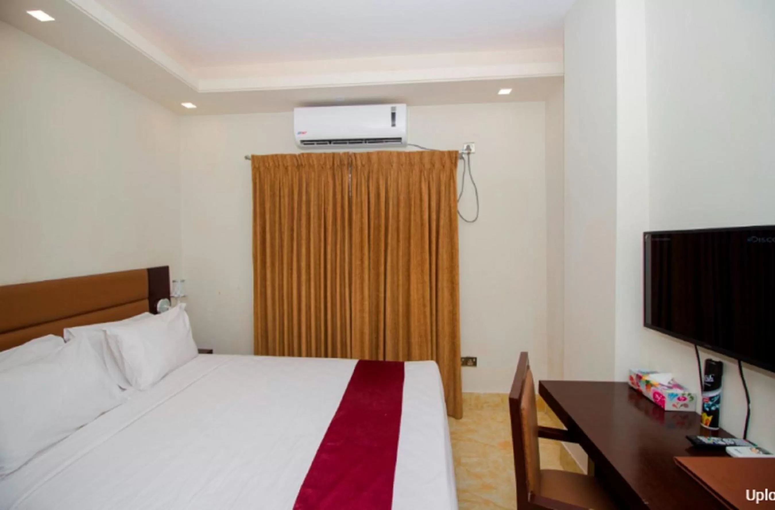 Bedroom, Bed in Hotel Gulshan Lake View