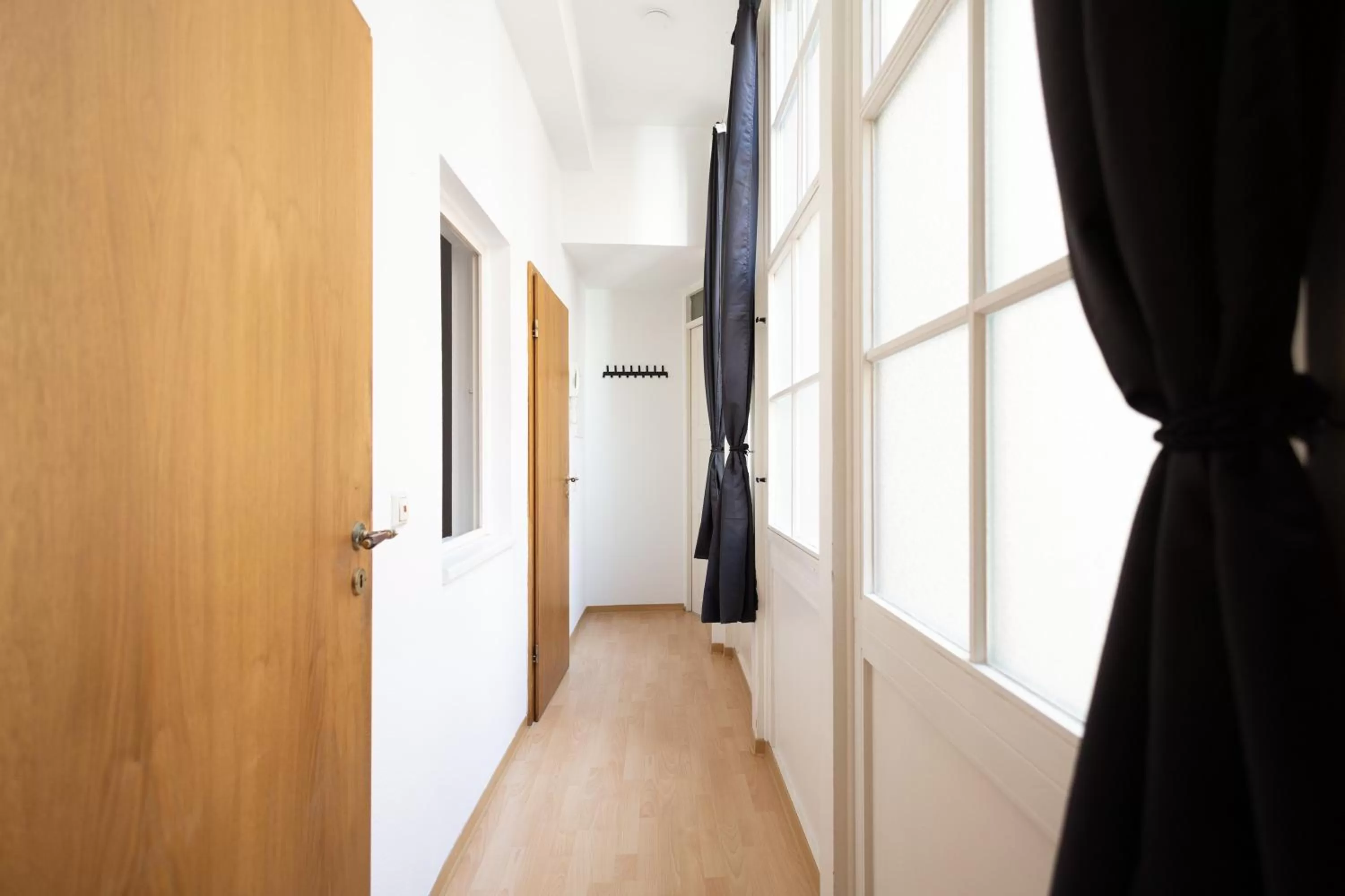 Facade/entrance in Ko-Living Space an der Oper - Street Art Design Apartments