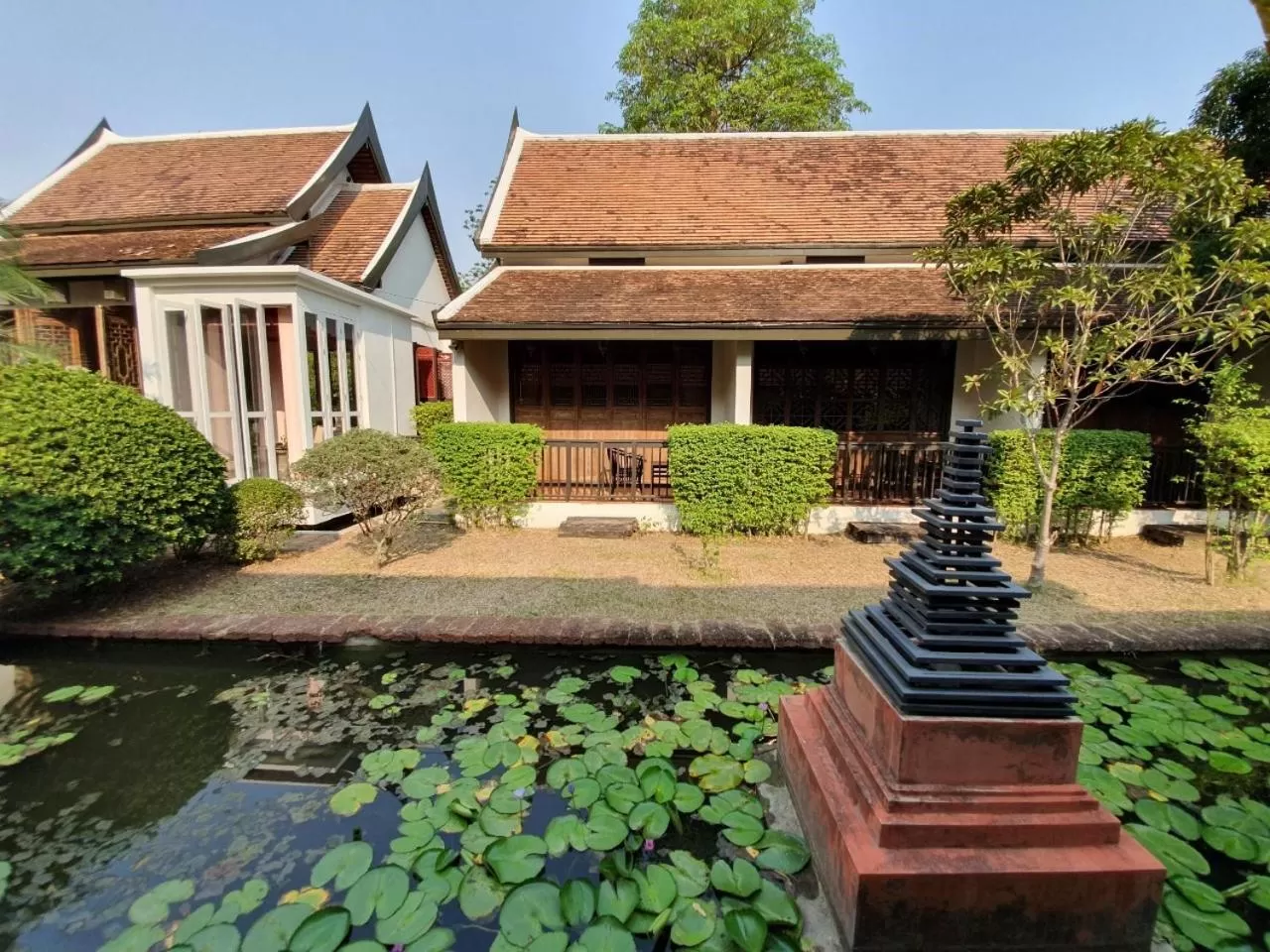 Property building in Tharaburi Resort