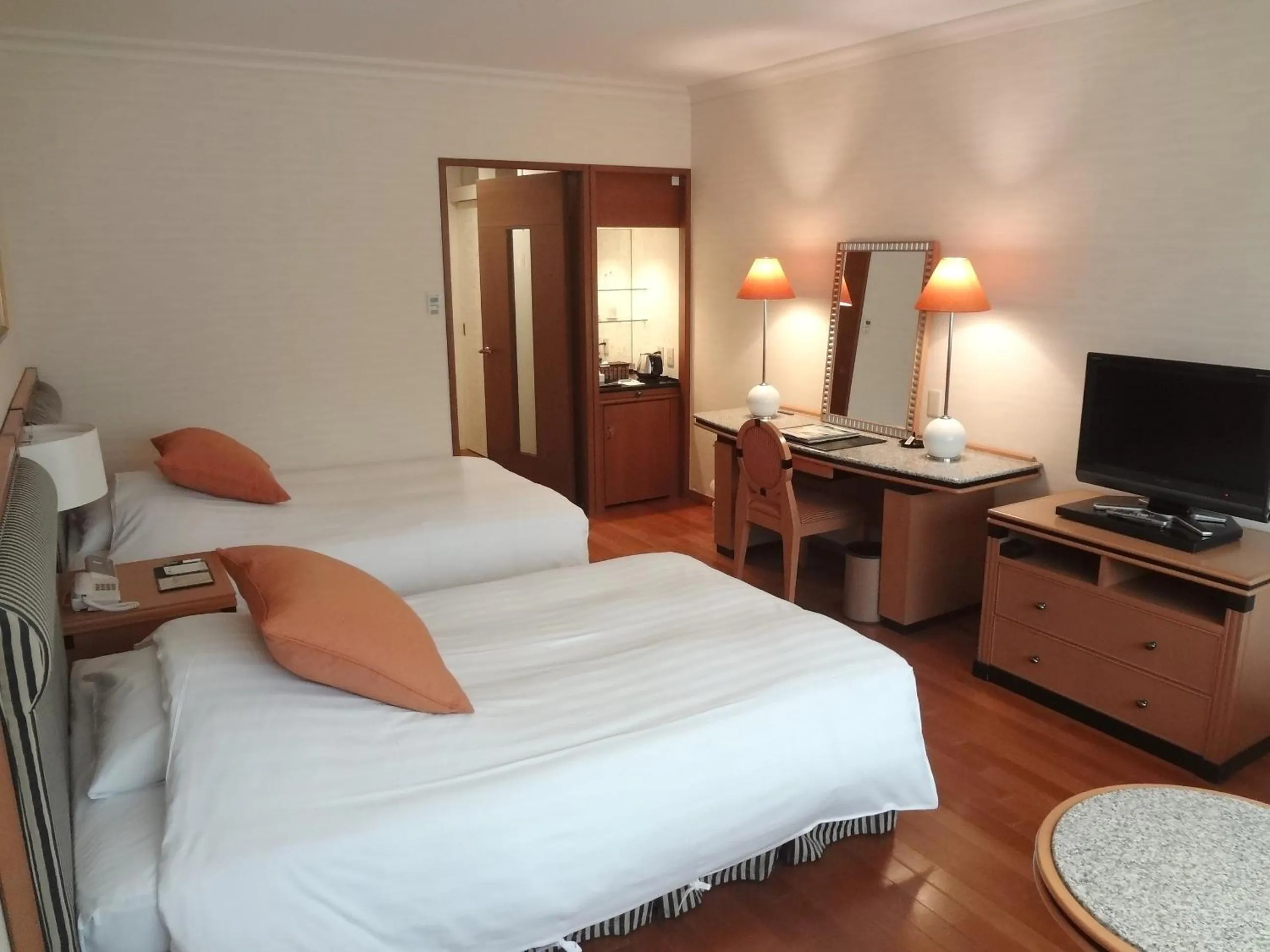 Photo of the whole room in Hakone Highland Hotel