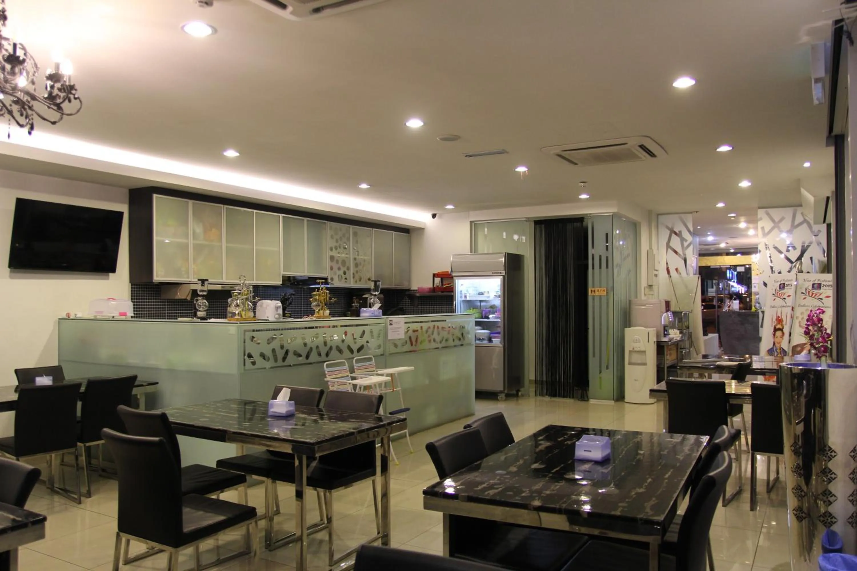 Restaurant/places to eat in M Design Hotel @ Seri Kembangan