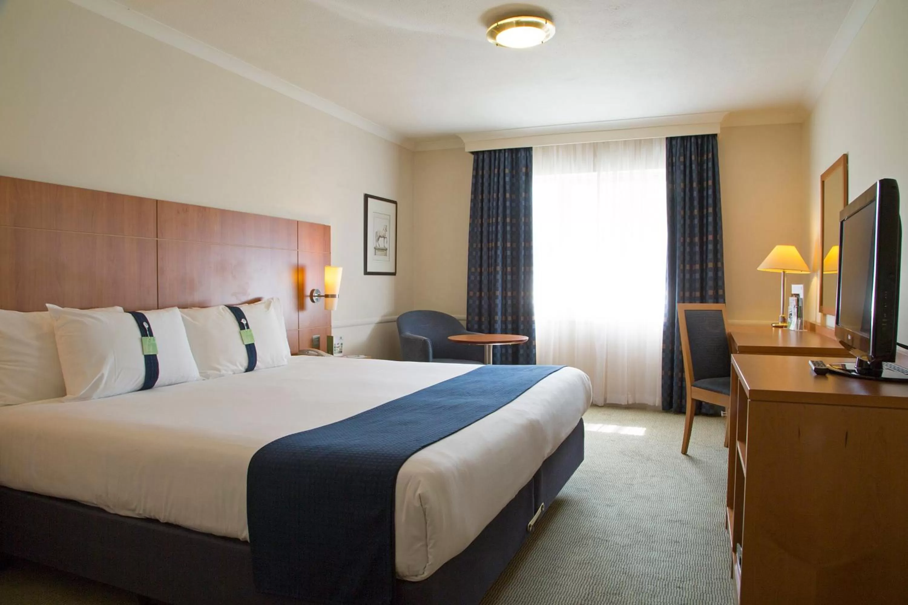 Photo of the whole room, Bed in Holiday Inn Guildford by IHG